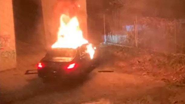 Heute.at - Leiche in Feuer-Auto – Polizei in Wien gibt Mord-Alarm