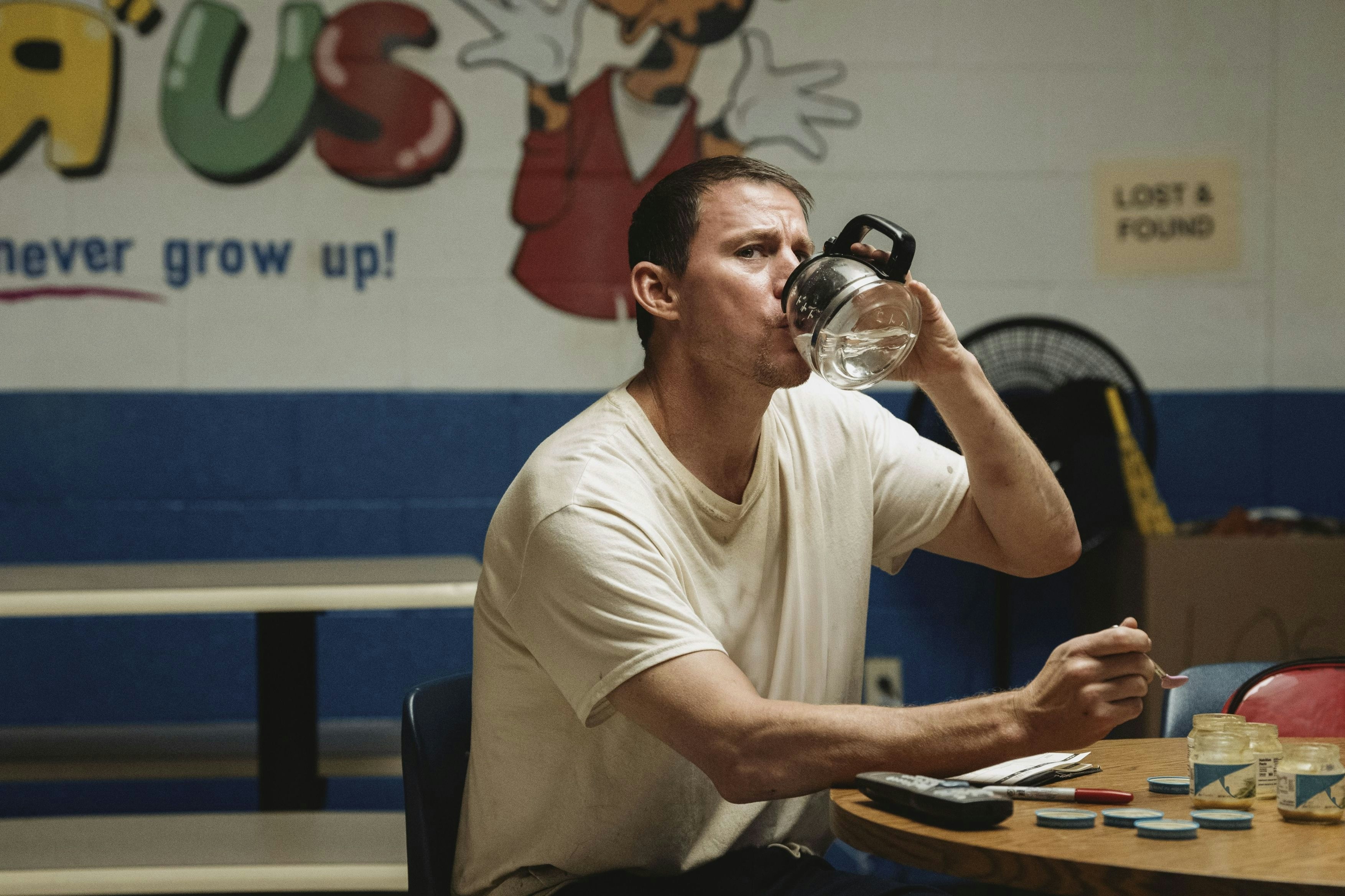 Lebt monatelang in einem Toys'R'us und ernährt sich von Babynahrung: "Channing Tatum in "Der Hochstapler – Roofman"