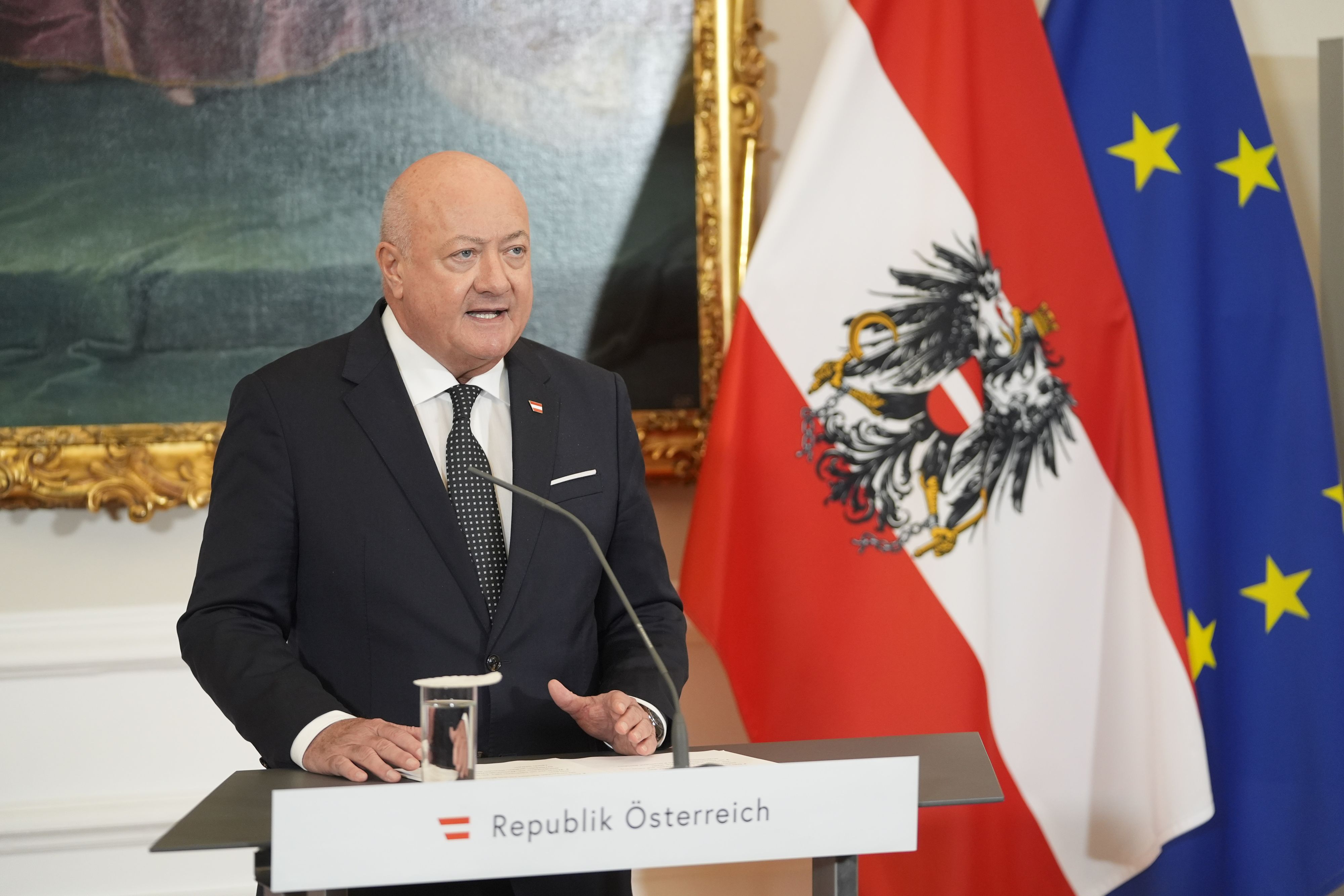 Bundeskanzler Christian Stocker kehrt ins Kanzleramt zurück.