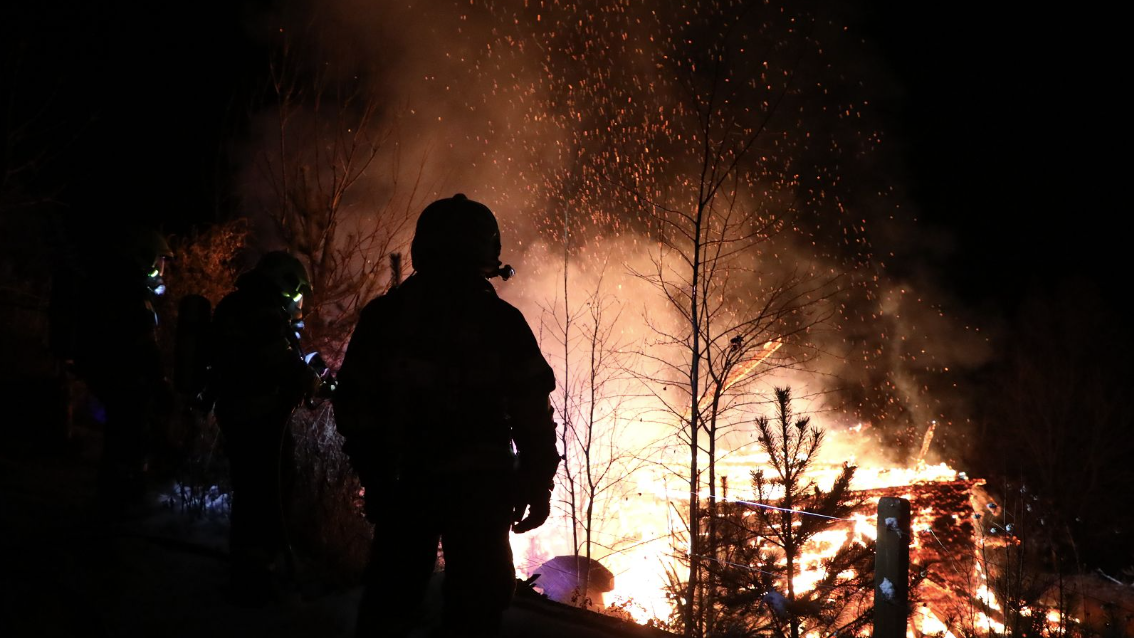 Heute.at - Almhütte geht im Murtal plötzlich in Flammen auf
