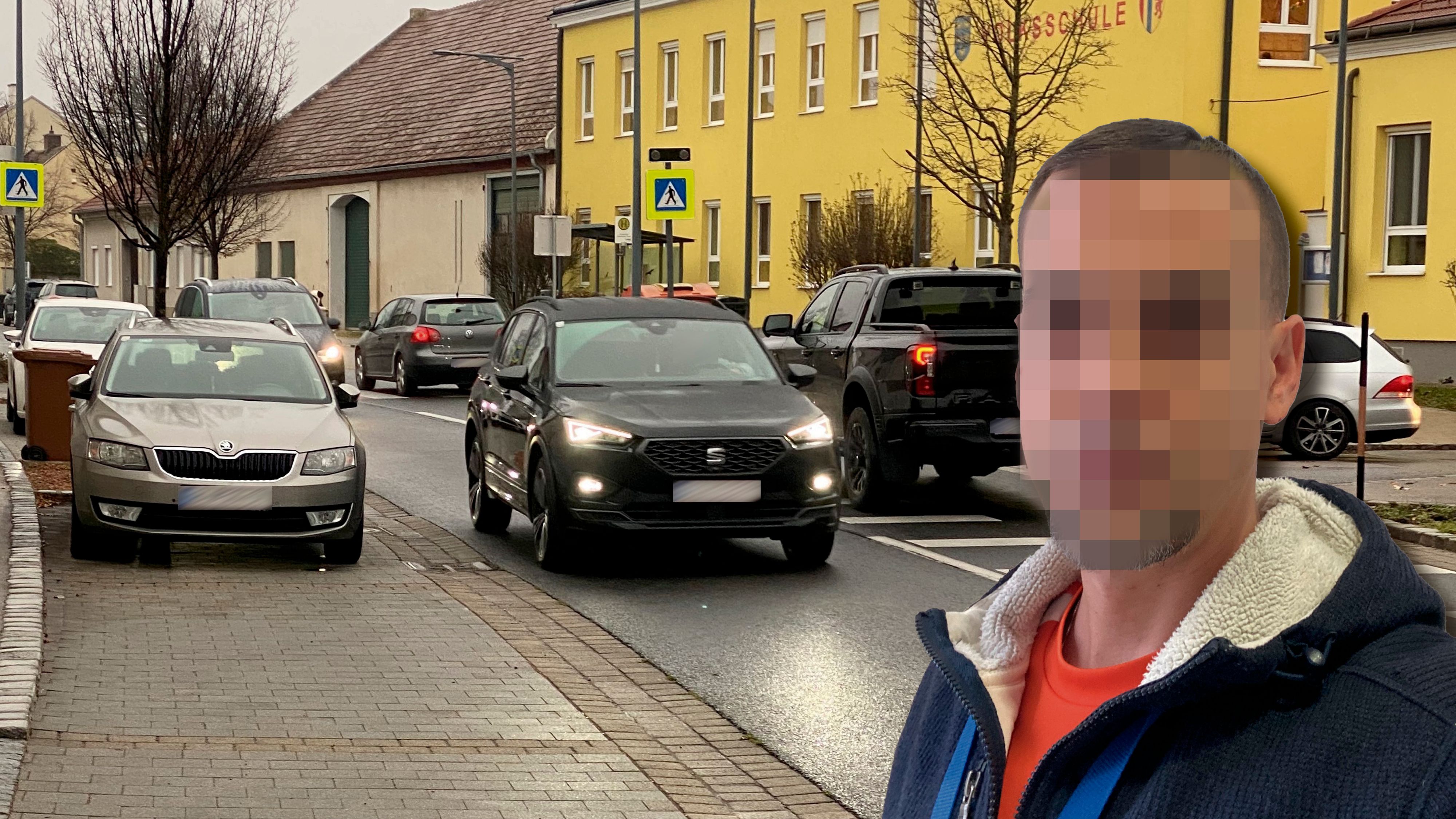 Roman D. (Bild) startete eine Petition für eine Ampel beim Schutzweg bei der Volksschule. Als nächstes soll eine Demonstration kommen.