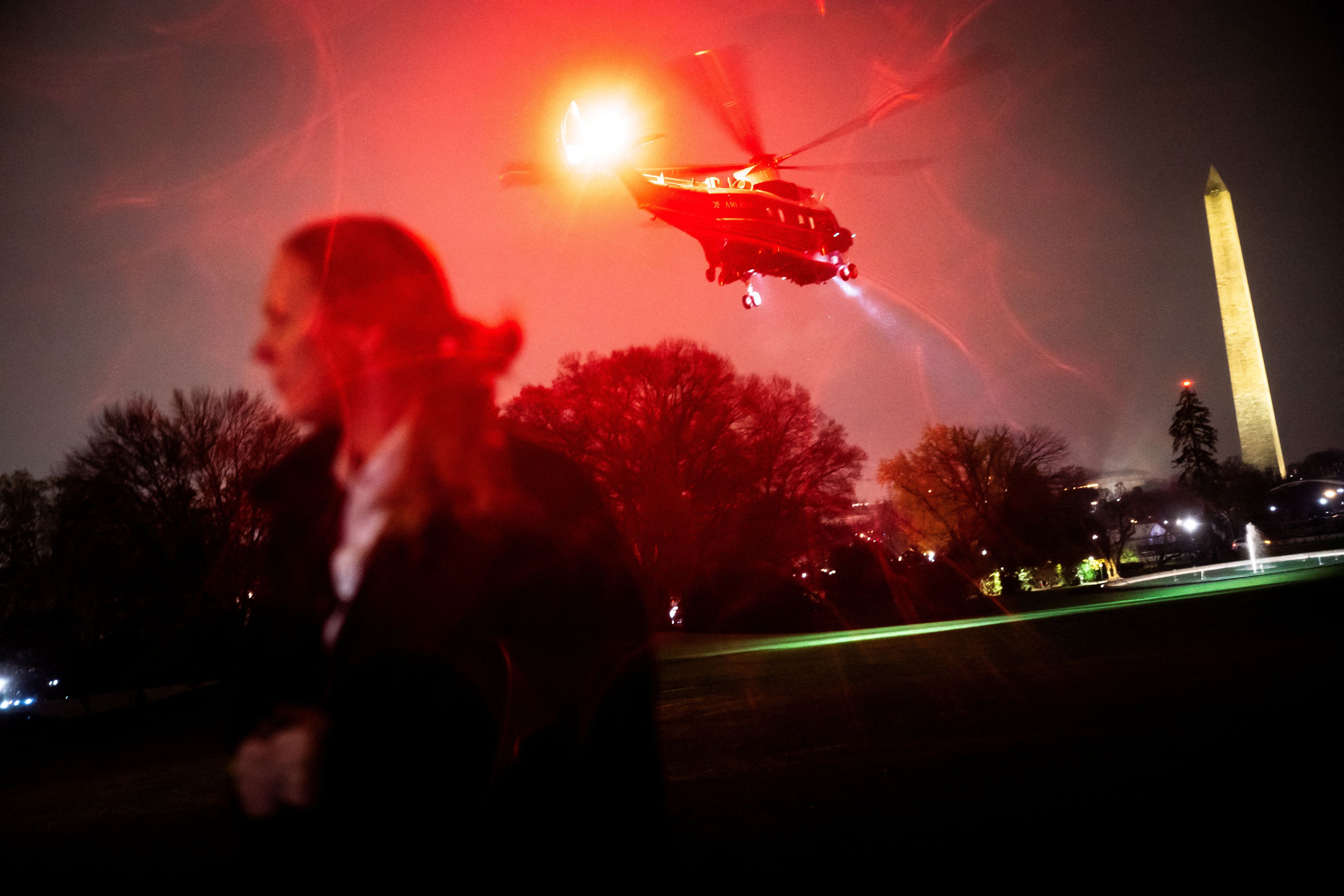 Die Polizei und Sicherheitskräfte sind im Einsatz, das Weiße Haus wurde abgeriegelt.