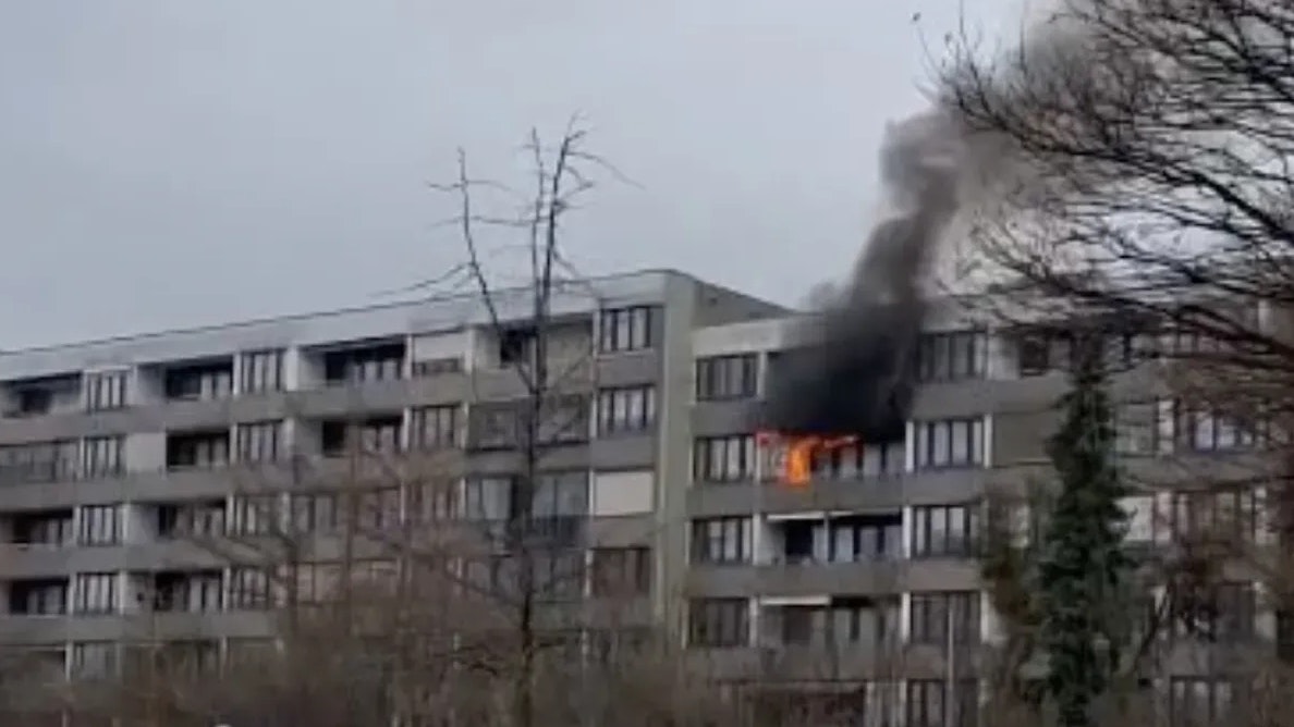 Heute.at - Wohnung in Flammen – Großeinsatz bei Mehrparteienhaus