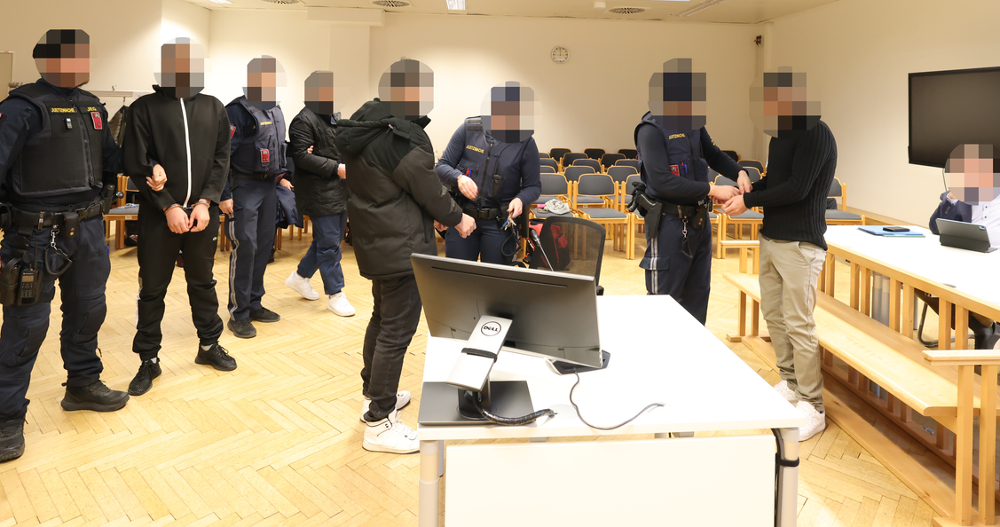 Heute.at - Voll auf Drogen! Mann missbraucht 17-Jährige in Wien