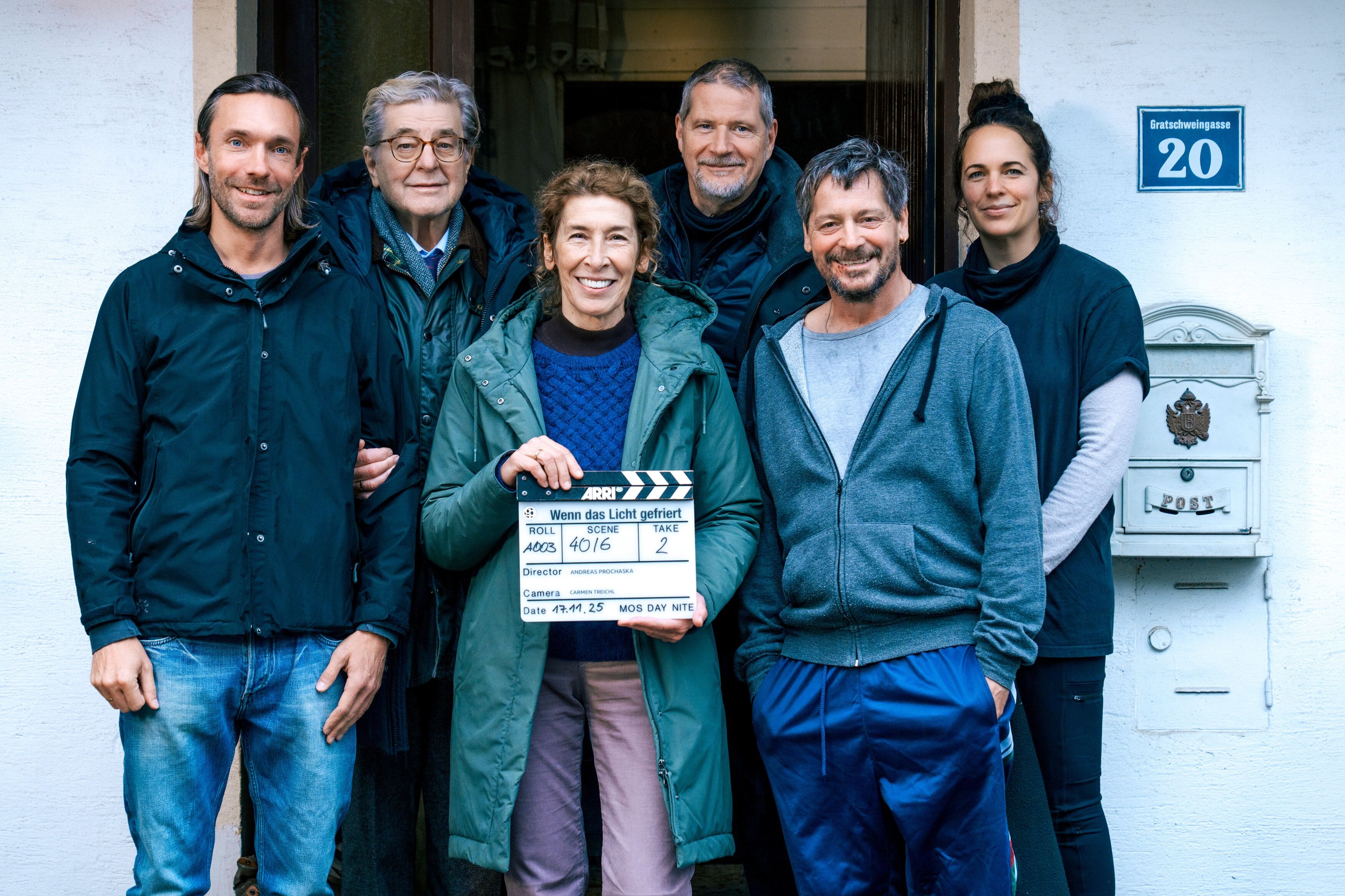 Heute.at - Zuschlag erhalten! ORF-Star in Buch-Verfilmung dabei