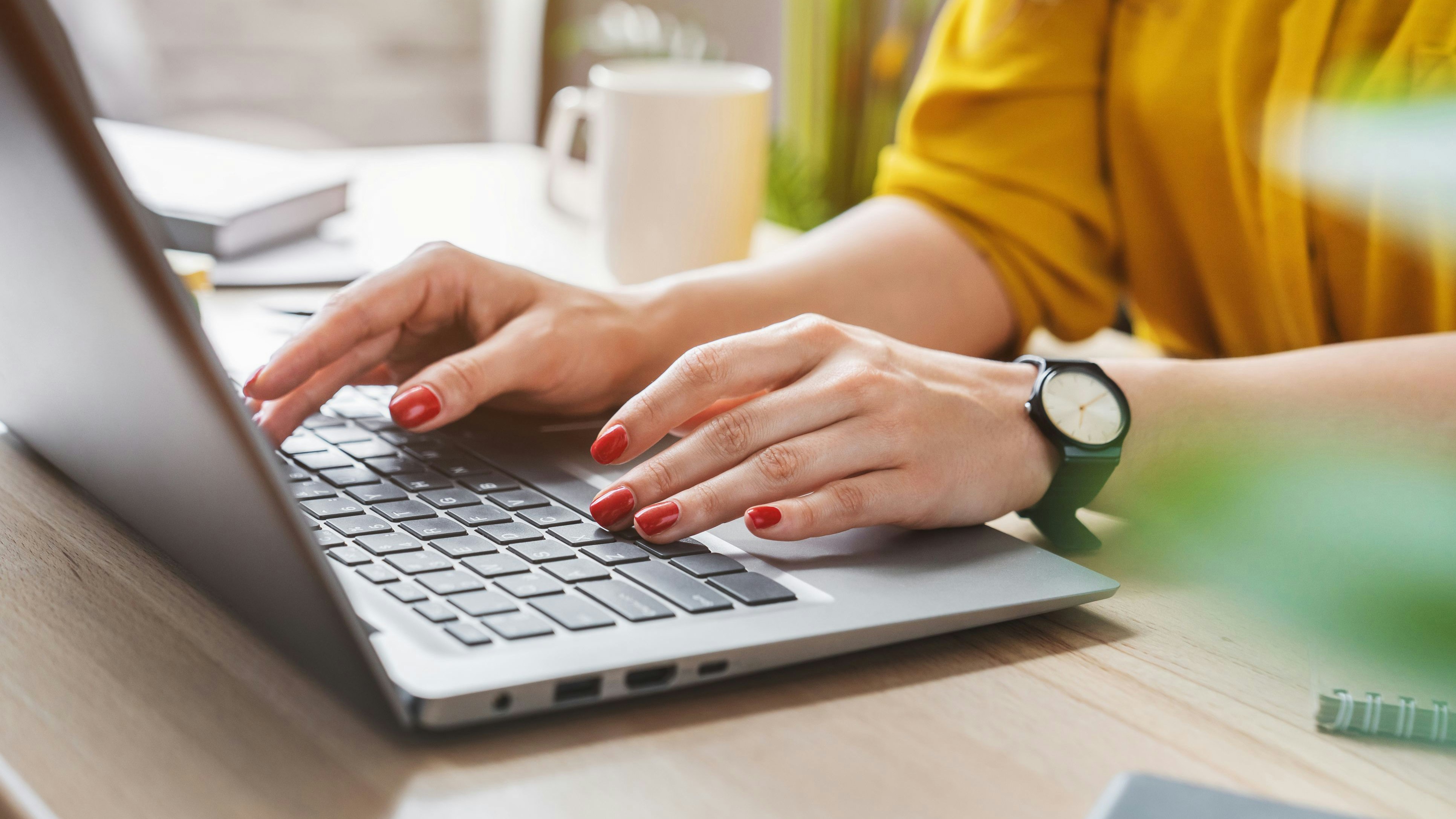 Heute.at - Frau findet Kinderpornos – nun droht ihr Strafe