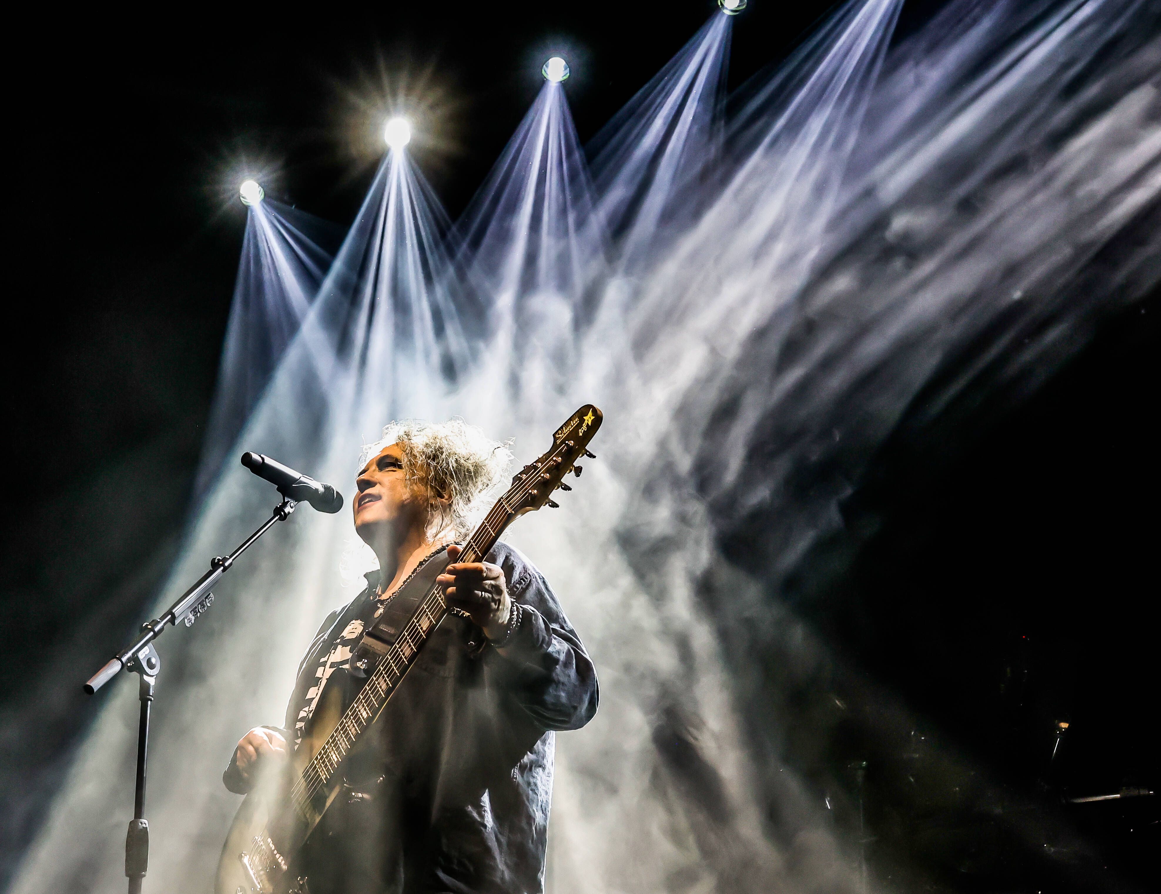 Heute.at - The Cure spielen in Wiener Kinosaal auf