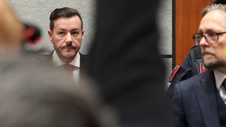 Falls Sie noch ein Weihnachtsgeschenk für sich selbst suchen: Bis 13. Dezember wird Garderobe (Gucci, Boss, Hermès) von René Benko versteigert, sichergestellt von der WKStA bei einer Hausdurchsuchung am Wiener Fleischmarkt. Das sagt der Masseverwalter dazu.