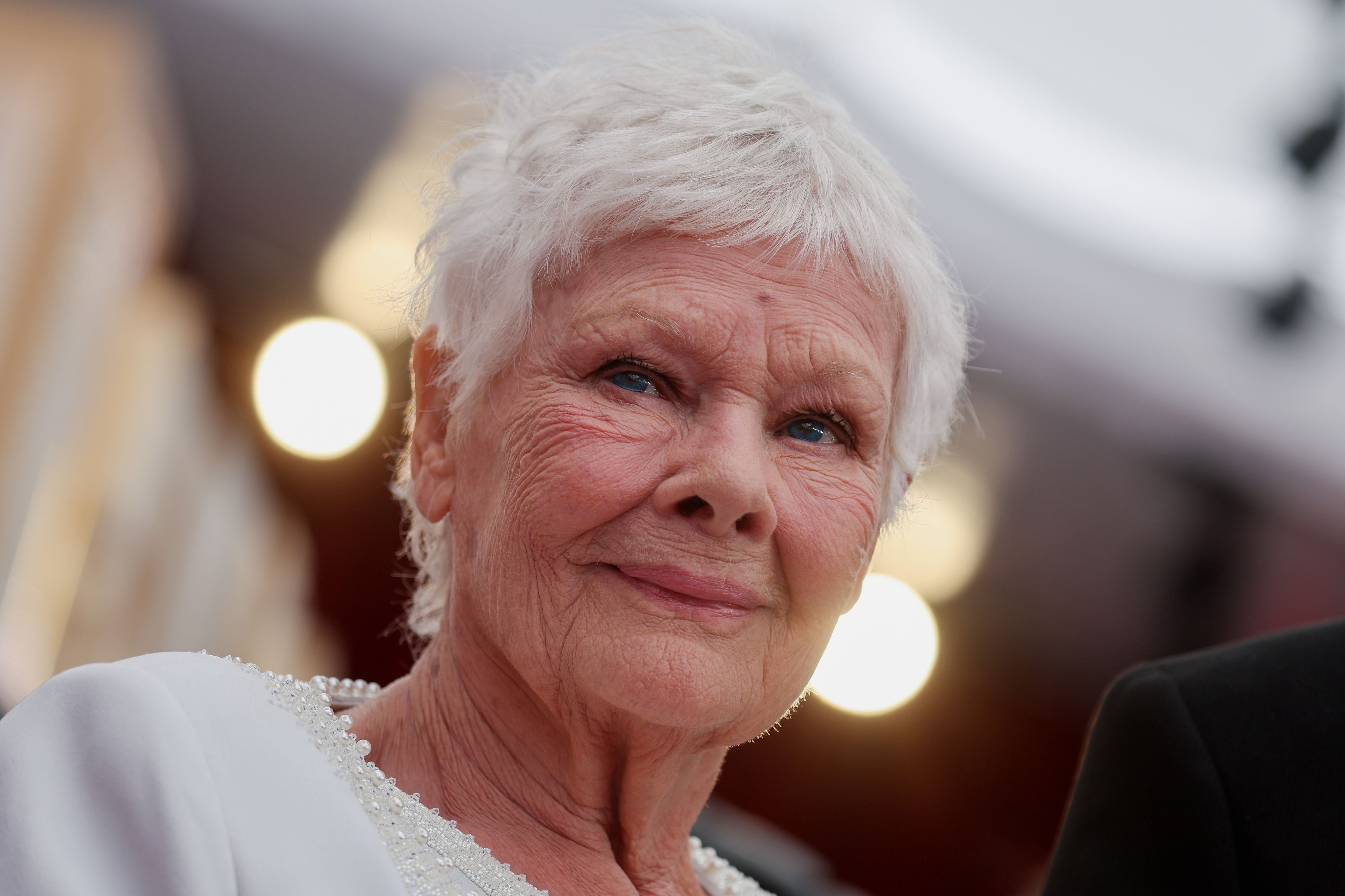 Judi Dench erblindet.