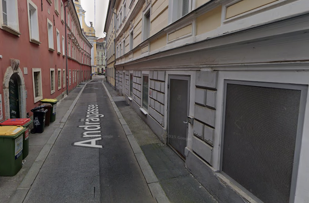 In einem Kellerabteil in Graz wurde eine Moschee entdeckt.