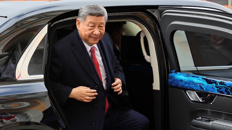 Bei vielen Chinesen schwindet der Glaube an den eigenen Aufstieg. Die regierende Kommunistische Partei hat eine Kampagne gestartet, sie soll für positive Energie sorgen. In Gegenzug wurden 1.200 Online-Konten gesperrt und drei prominente Influencer verbannt.