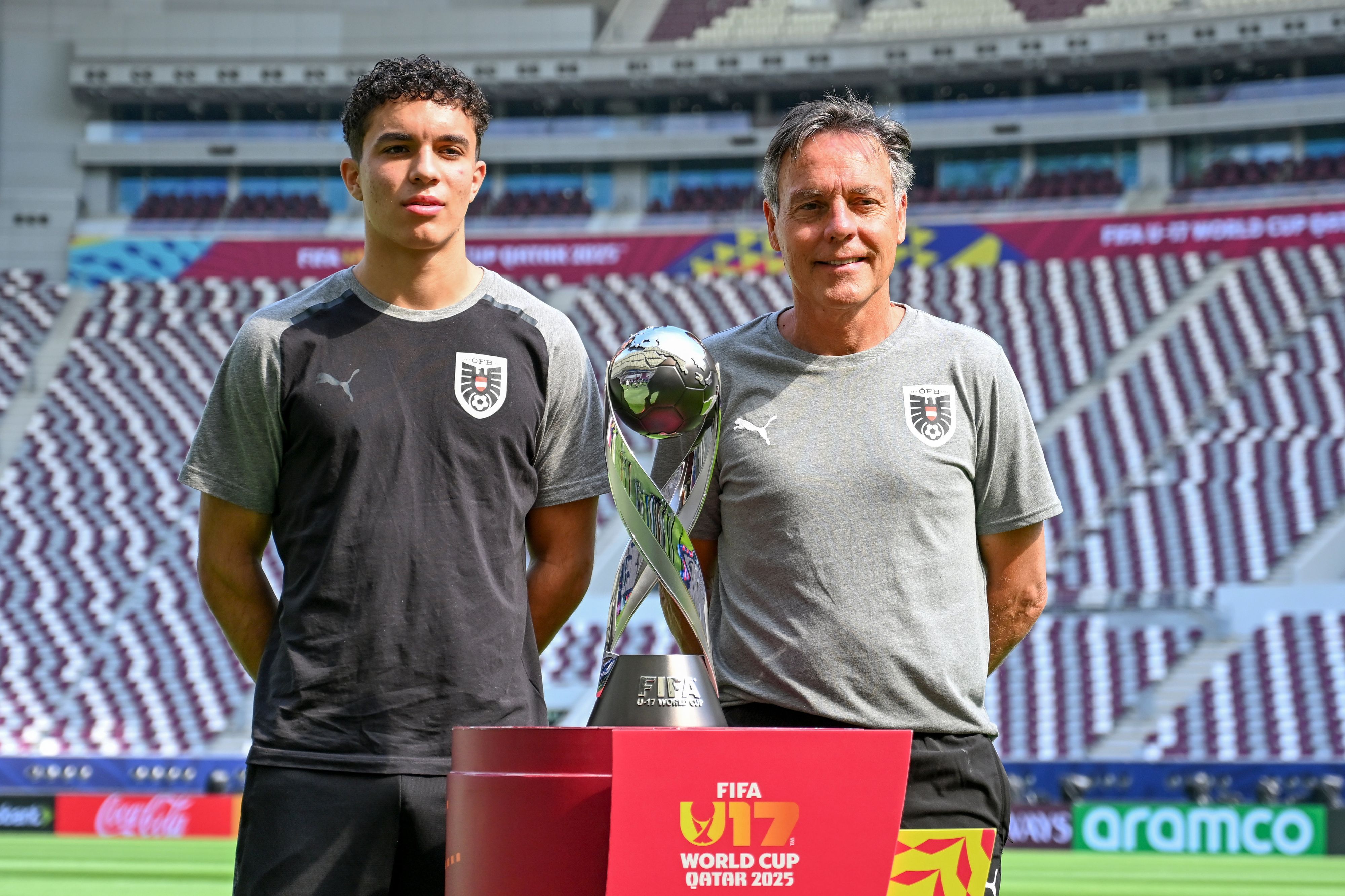 Kapitän Pokorny, Teamchef Stadler: Heute geht es um den WM-Pokal.
