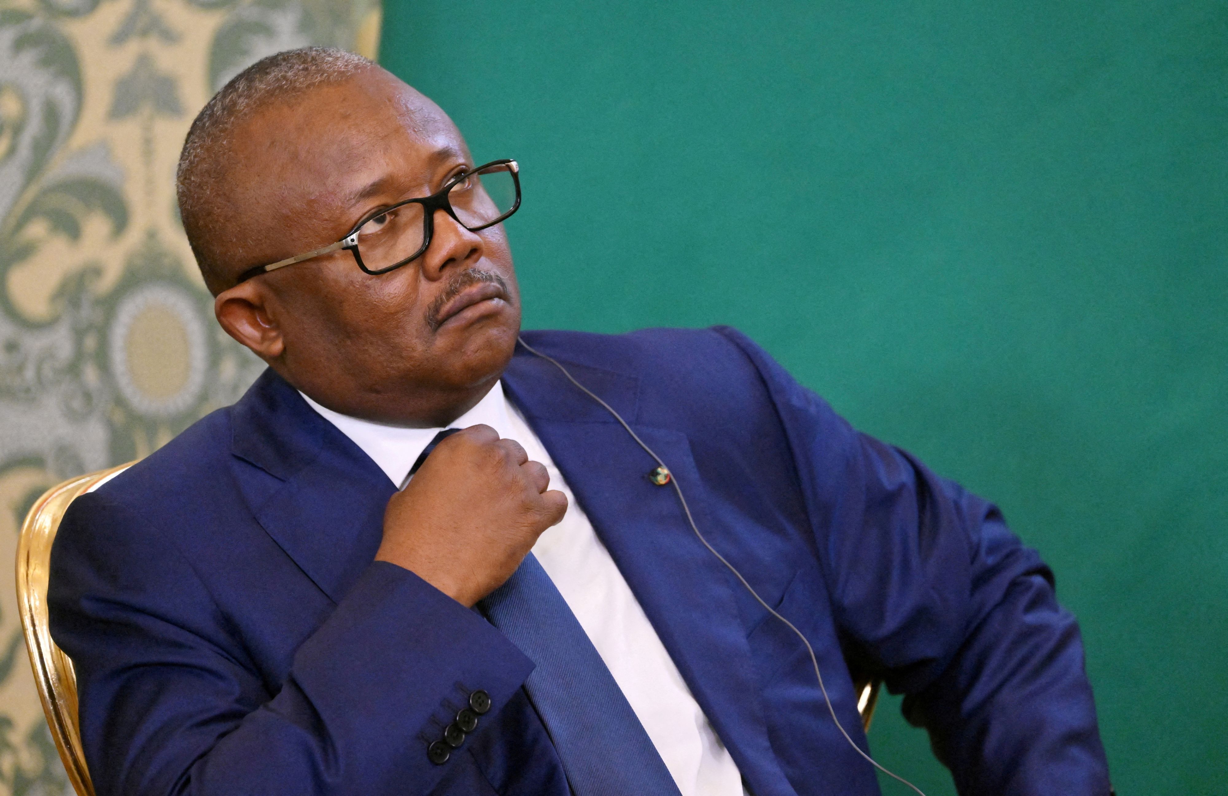 Guinea-Bissaus Präsident Umaro Sissoco Embaló ist nach Senegal ausgeflogen worden.