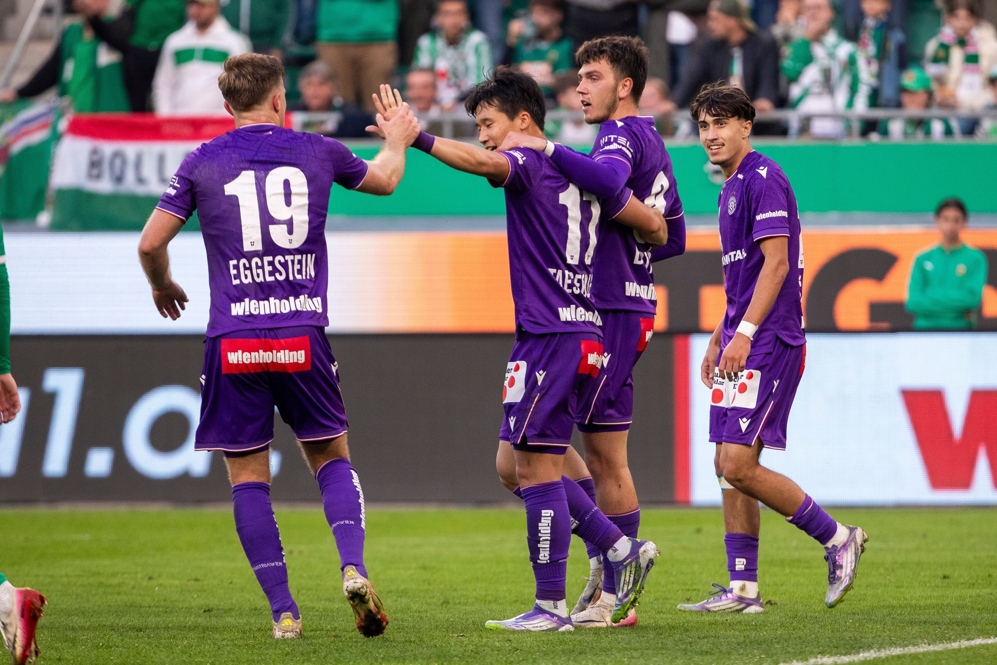 Austria-Stürmer Noah Botic muss monatelang pausieren. 