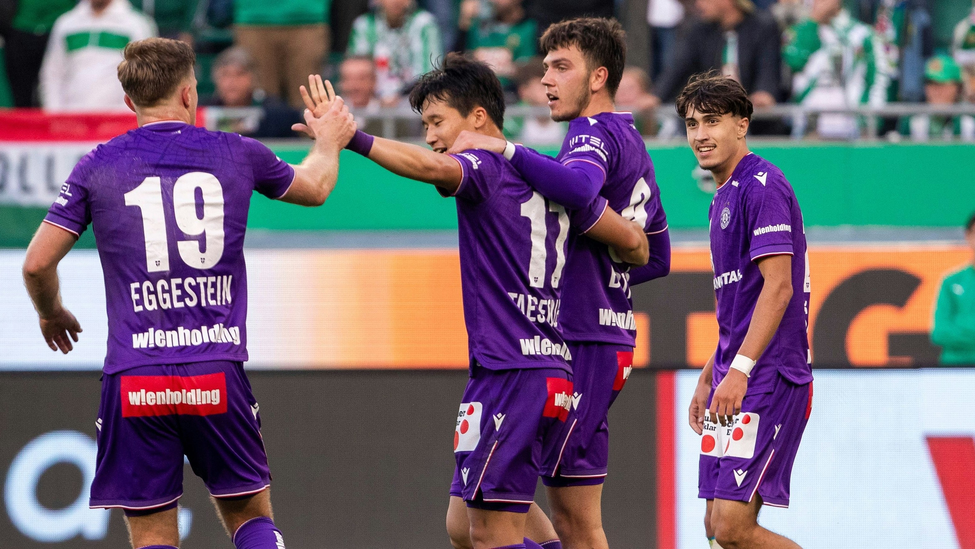 Austria-Stürmer Noah Botic muss monatelang pausieren. 