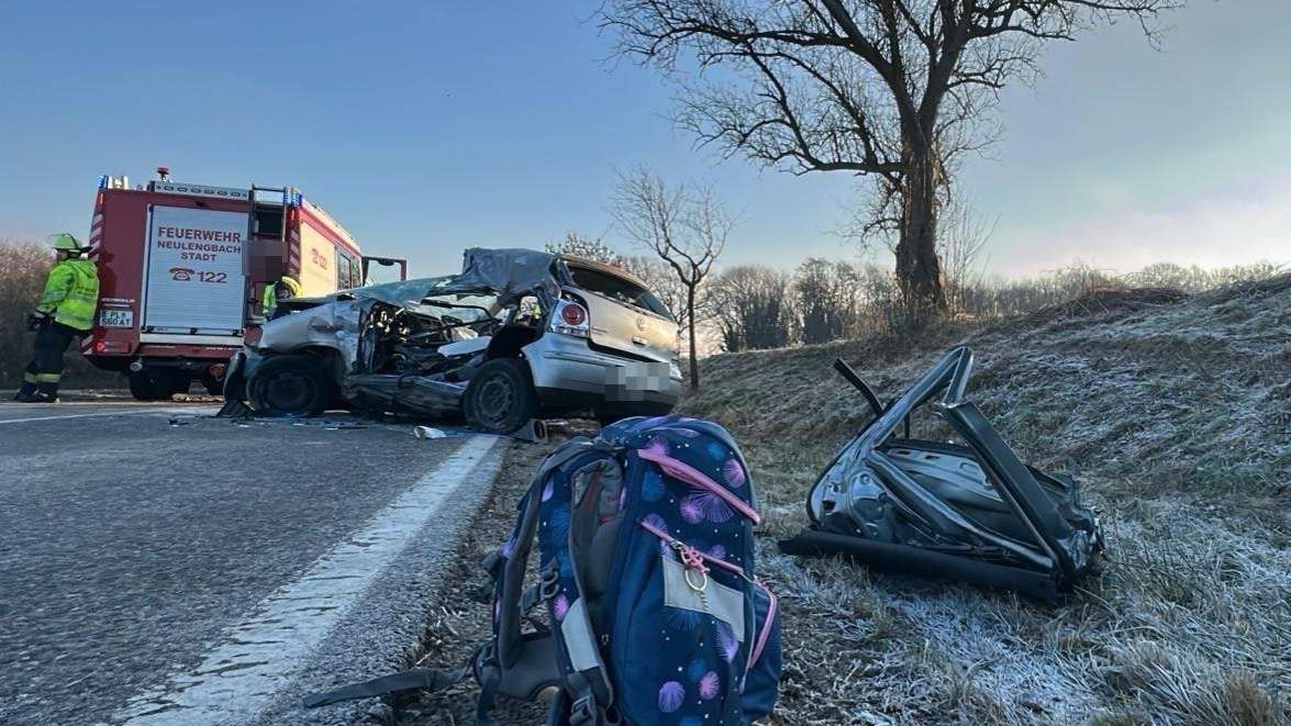 Heute.at - Crash in NÖ: Papa tot, Tochter überlebt schwer verletzt