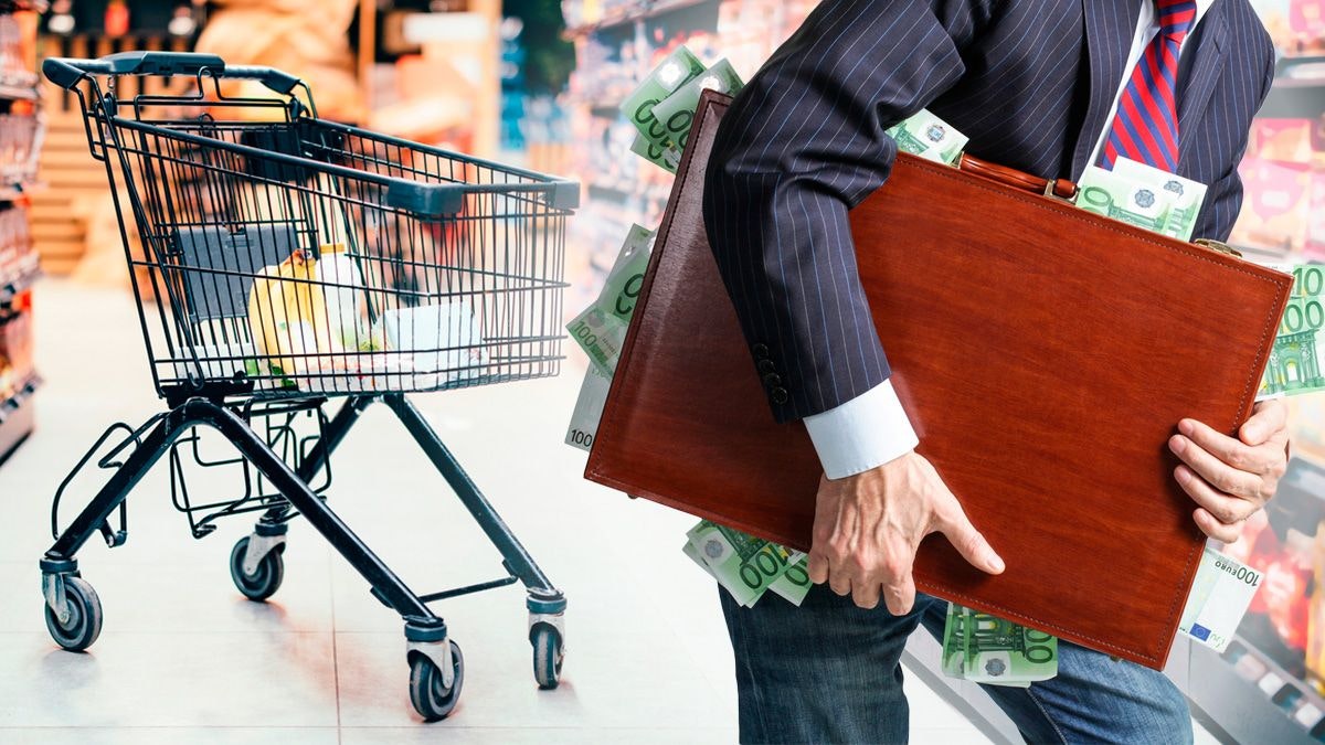 Heute.at - Frau findet 16.000 € in Wagerl – der Finderlohn empört