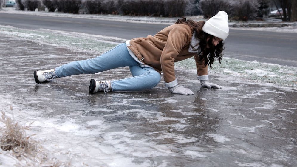 Heute.at - Warnstufe Rot! Eisregen wird zu Gefahr auf den Straßen