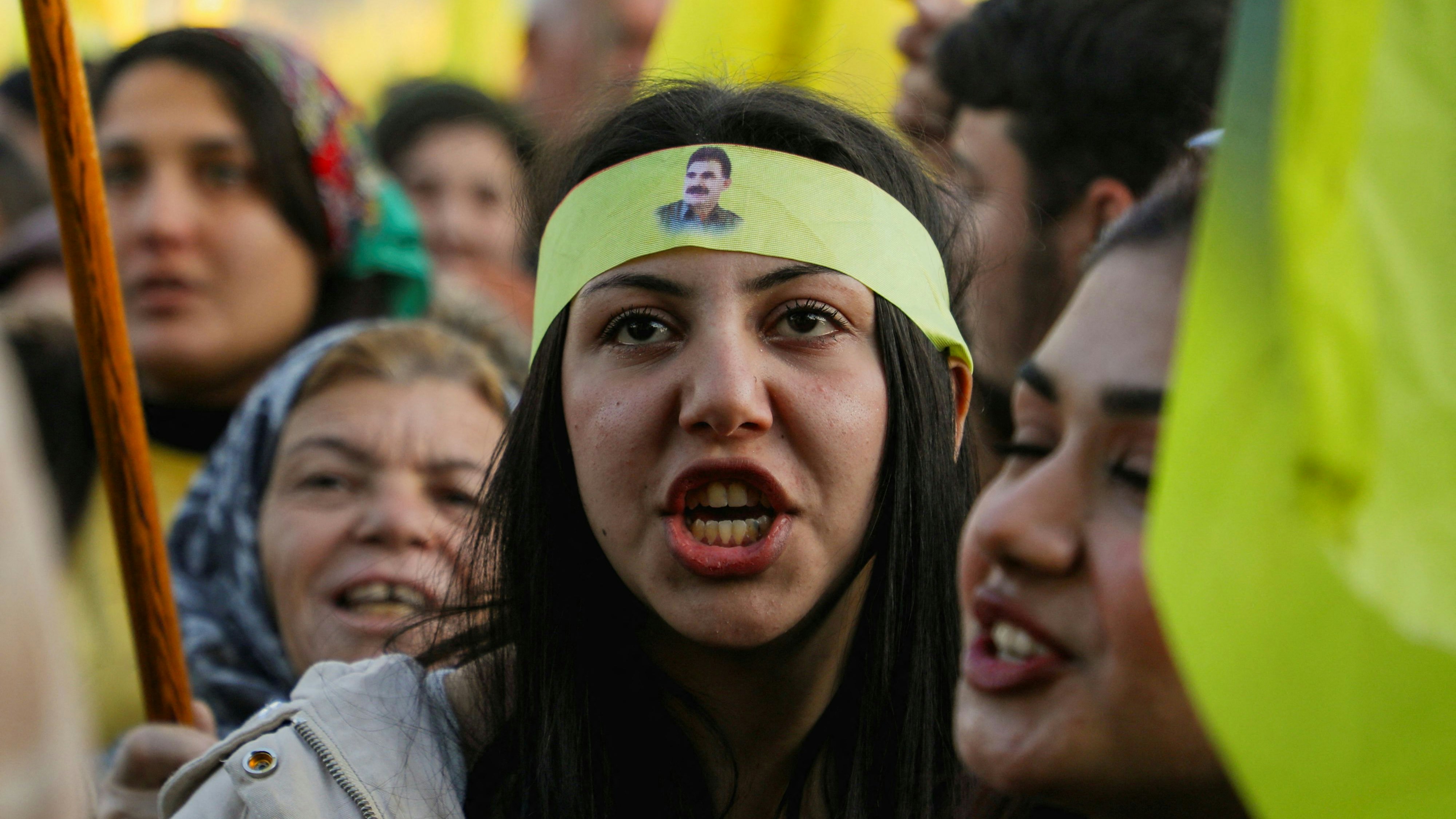 Heute.at - PKK fordert Freilassung Öcalans für Friedensprozess