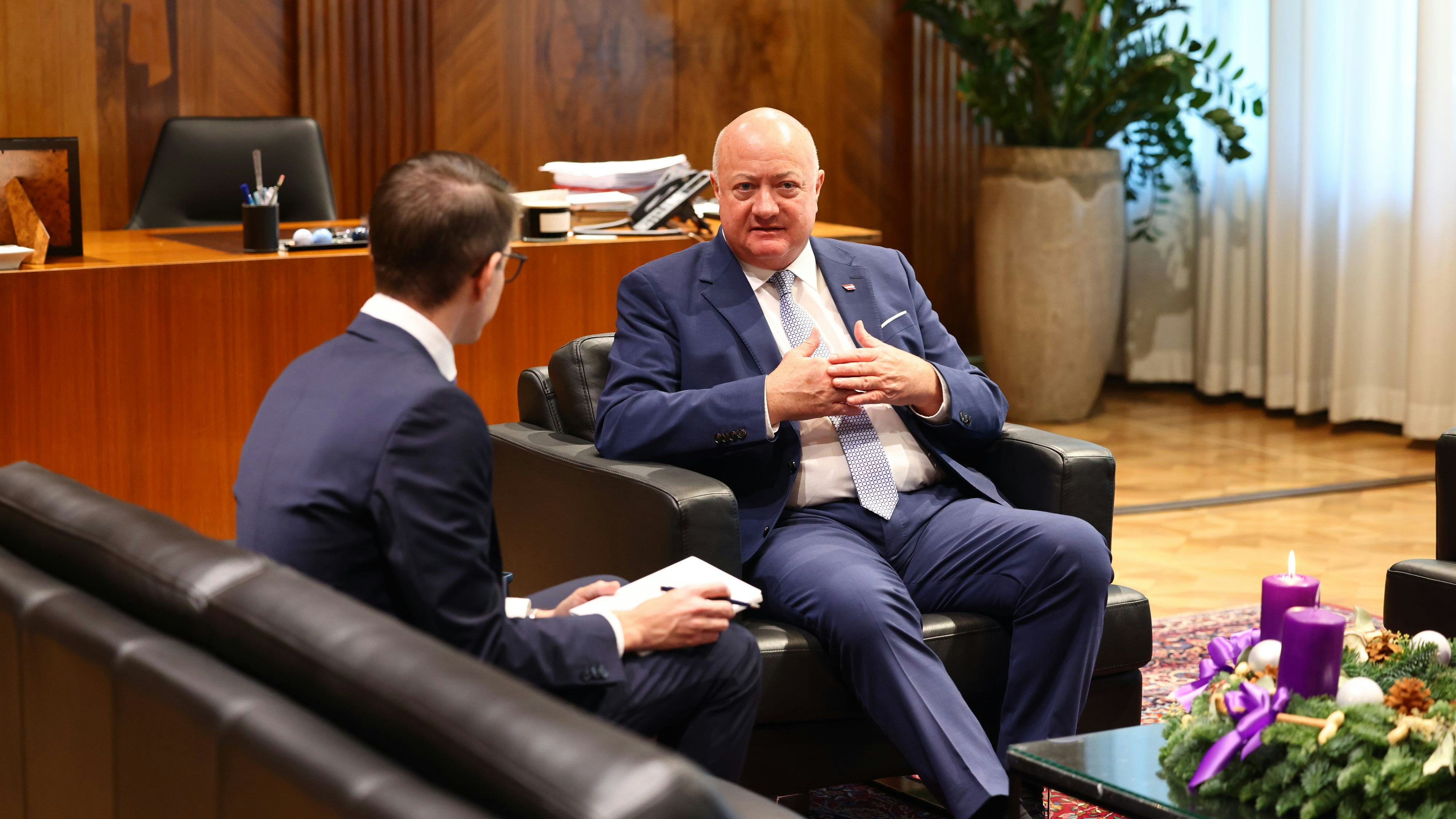 Heute.at - Kanzler sagt an: So viele Abschiebungen gibt es pro Tag