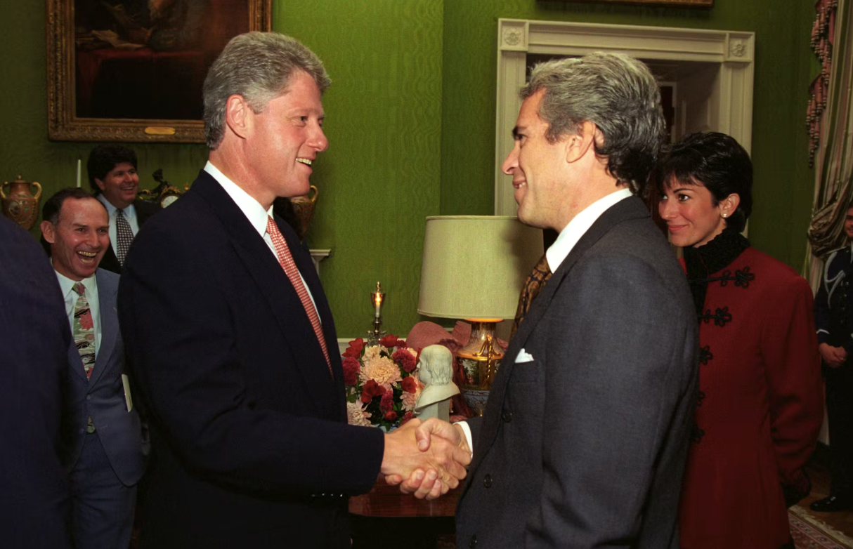 Laut FAA-Aufzeichnungen soll Bill Clinton bis zu 26 Mal mit Epsteins Privatjet, dem sogenannten 