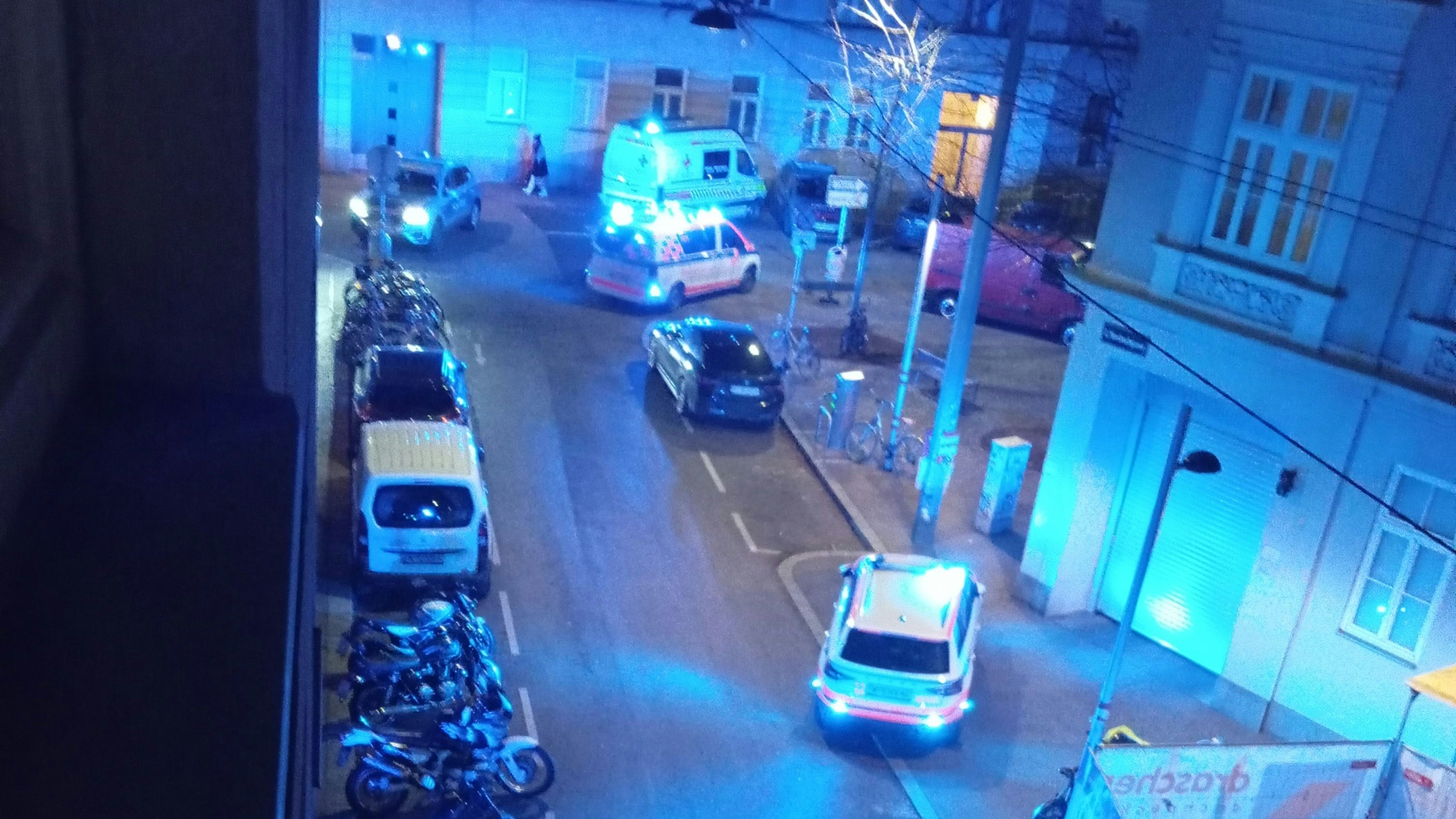 Leser-Foto vom Großeinsatz am Samstagabend in der Wiener Leopoldstadt.