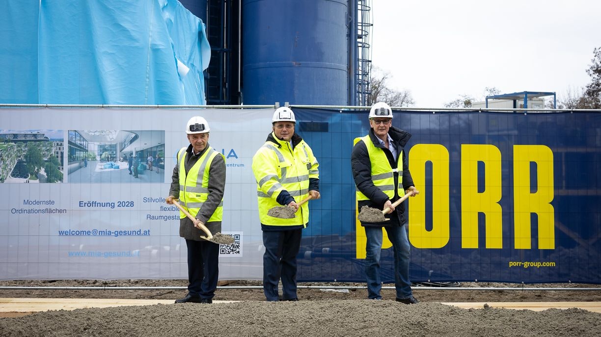 v.l.n.r.: Bezirksvorsteher Gerald Bischof, PORR CEO Karl.Heinz Strauss und Coinvestor Alexander Schütz (Eigentümer und CEO von C-Quadrat)