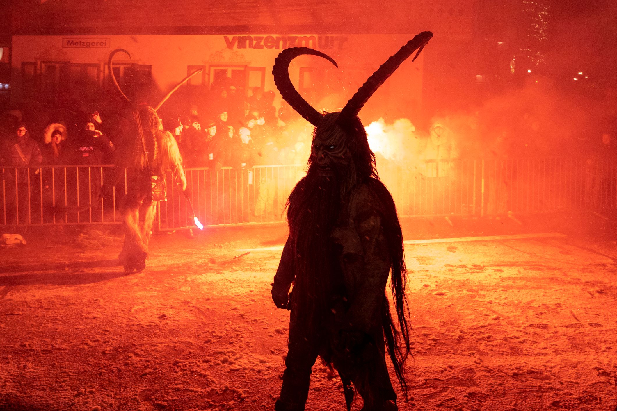 Heute.at - 12-jähriger Jugendlicher wirft Böller auf Krampus