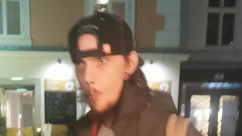 Heute.at - Verkäufer mit Messer beraubt – wer kennt diesen Mann?