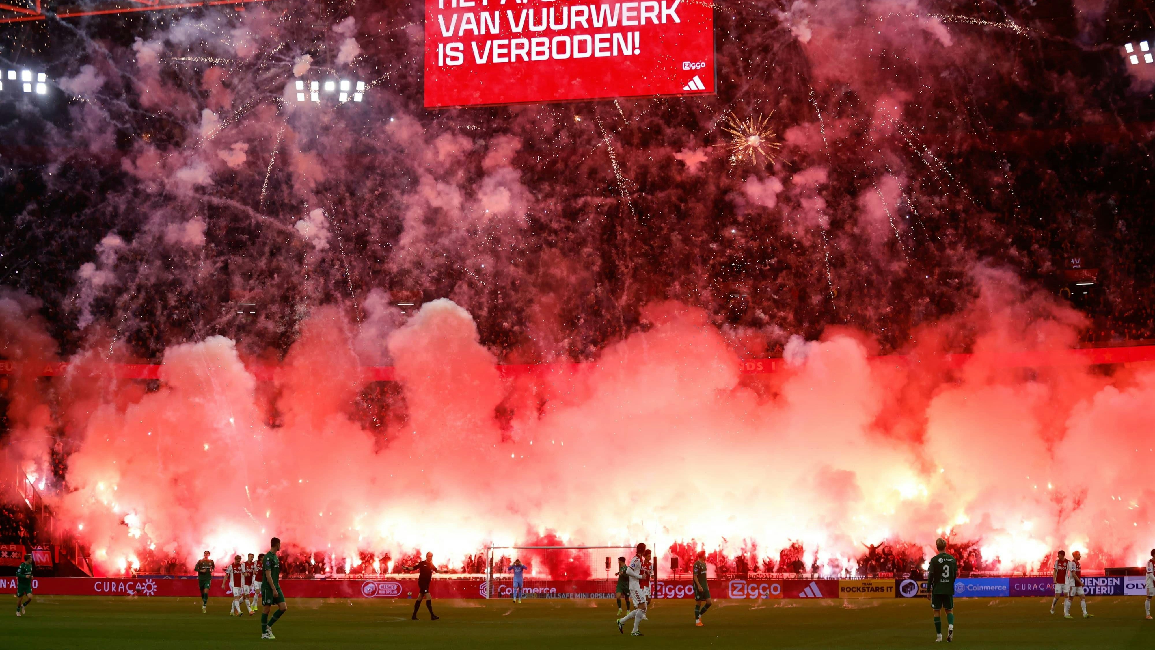Heute.at - Pyro-Show für toten Fußball-Fan sorgt für Spielabbruch