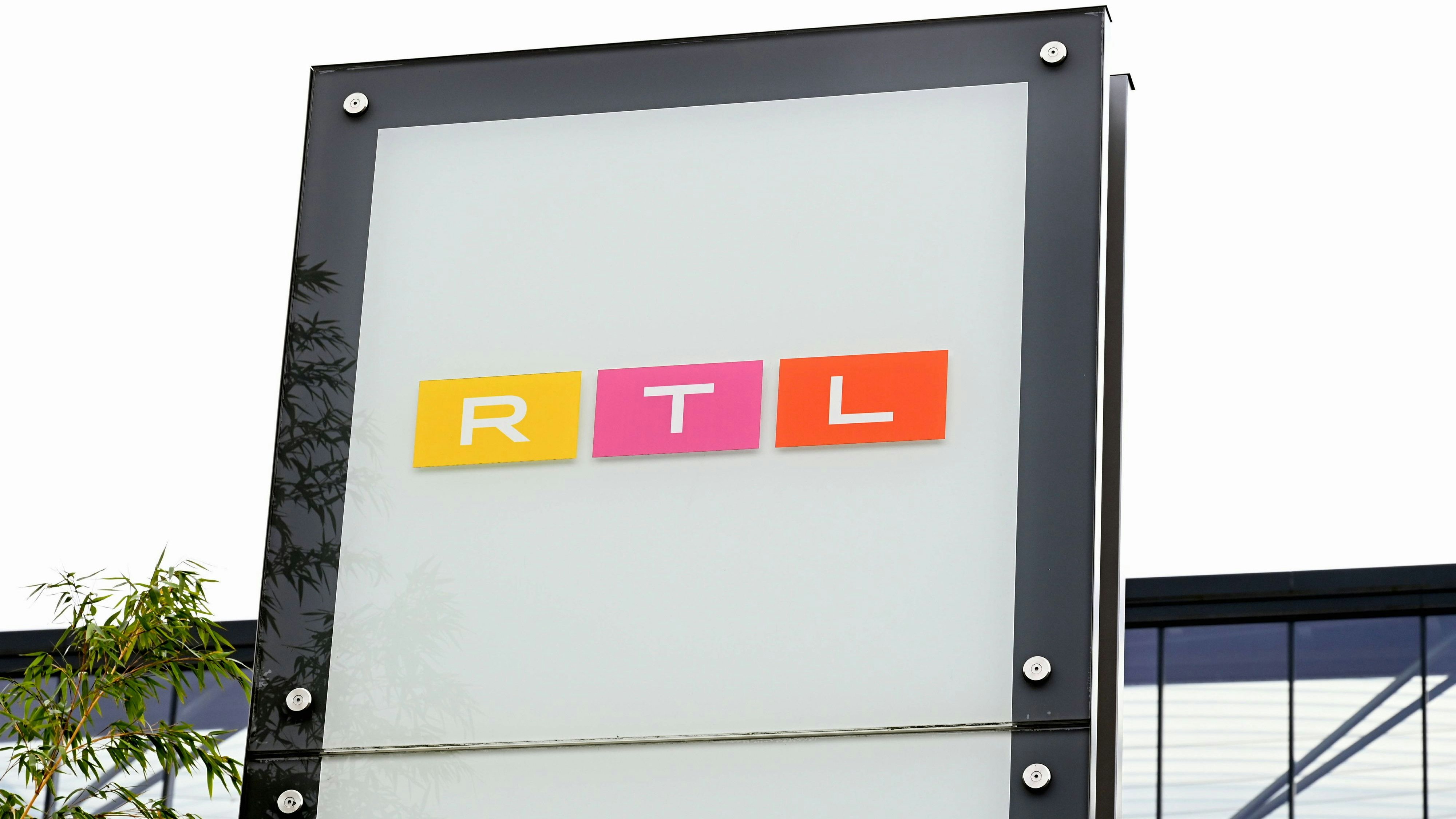 Logo, Schriftzug vin RTL Television, kurz RTL, ein deutschsprachiger Privatsender der RTL Group *** Logo, lettering vin RTL Television, RTL for short, a German-language private broadcaster of RTL Group