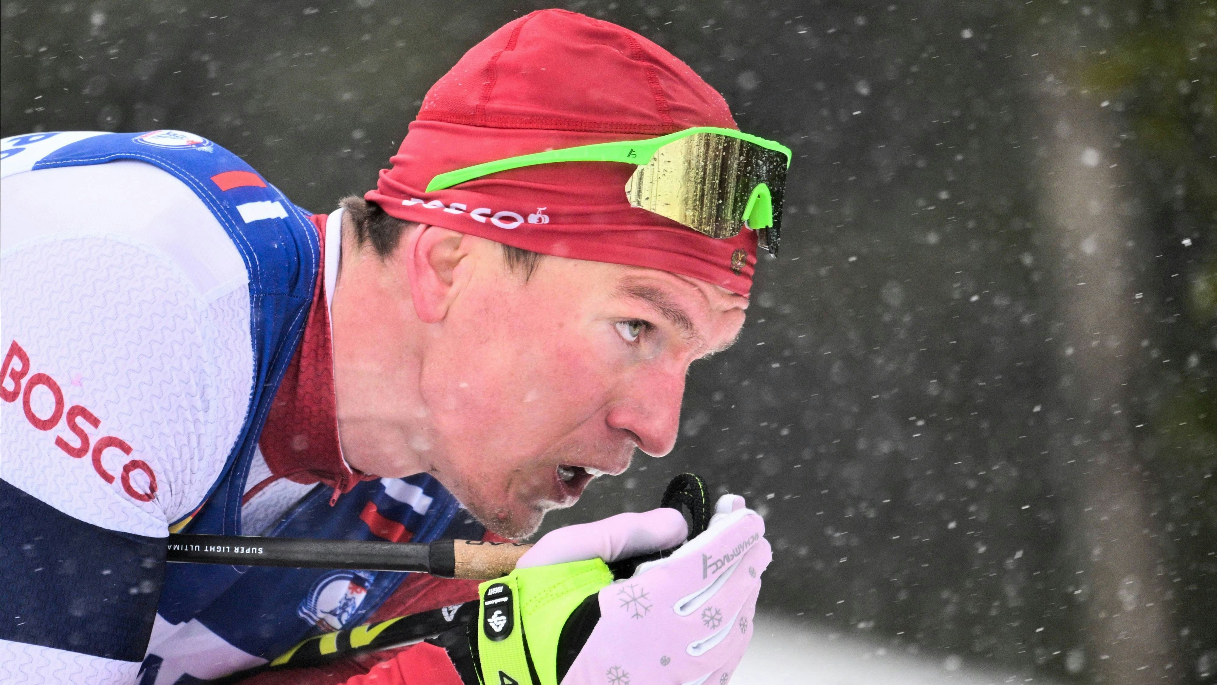 Heute.at - Den alle lieben! Olympiasieger rammt Rivalen in Bande