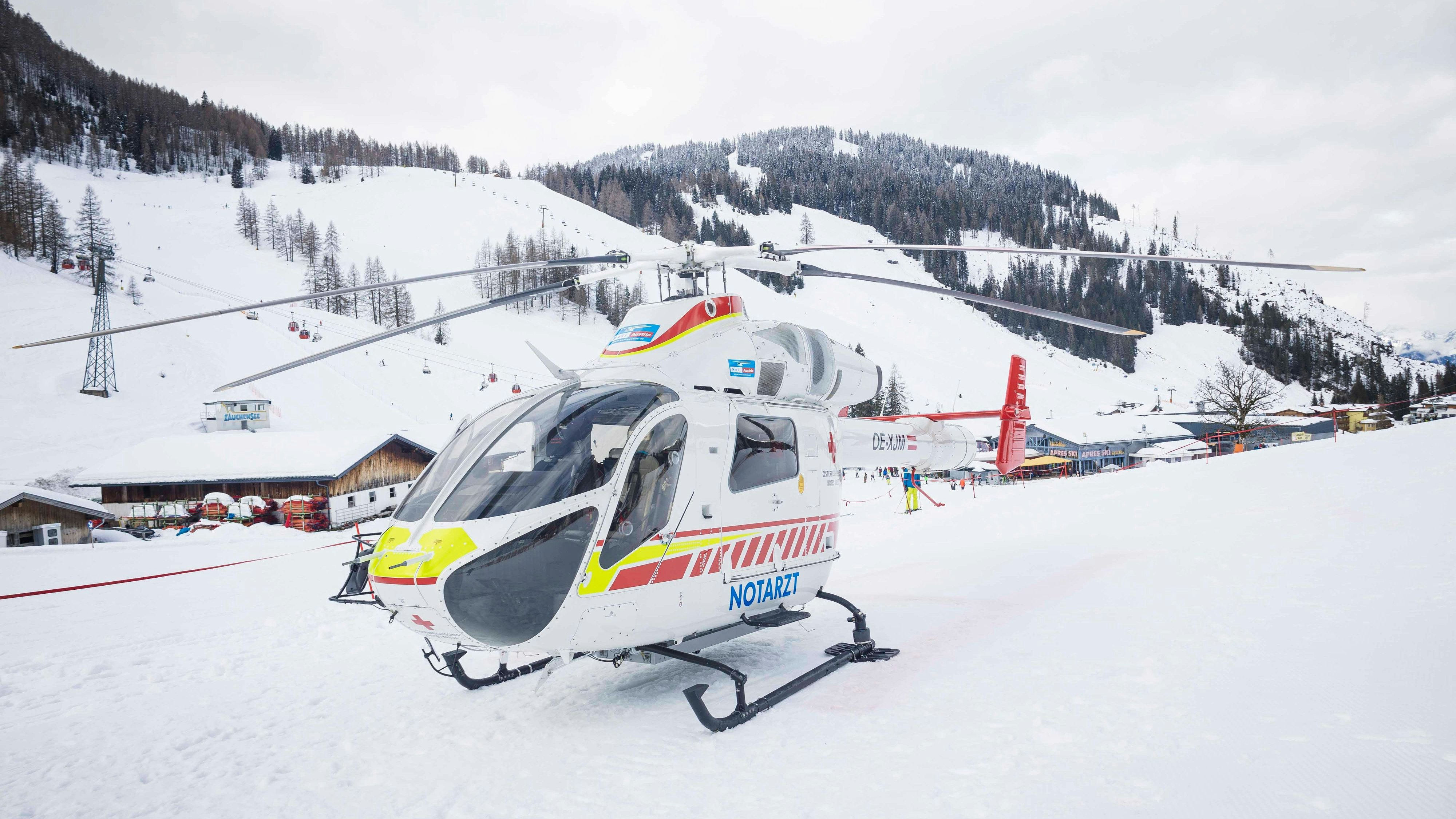 Heute.at - Crash auf Skipiste! Mann (25) bleibt bewusstlos liegen