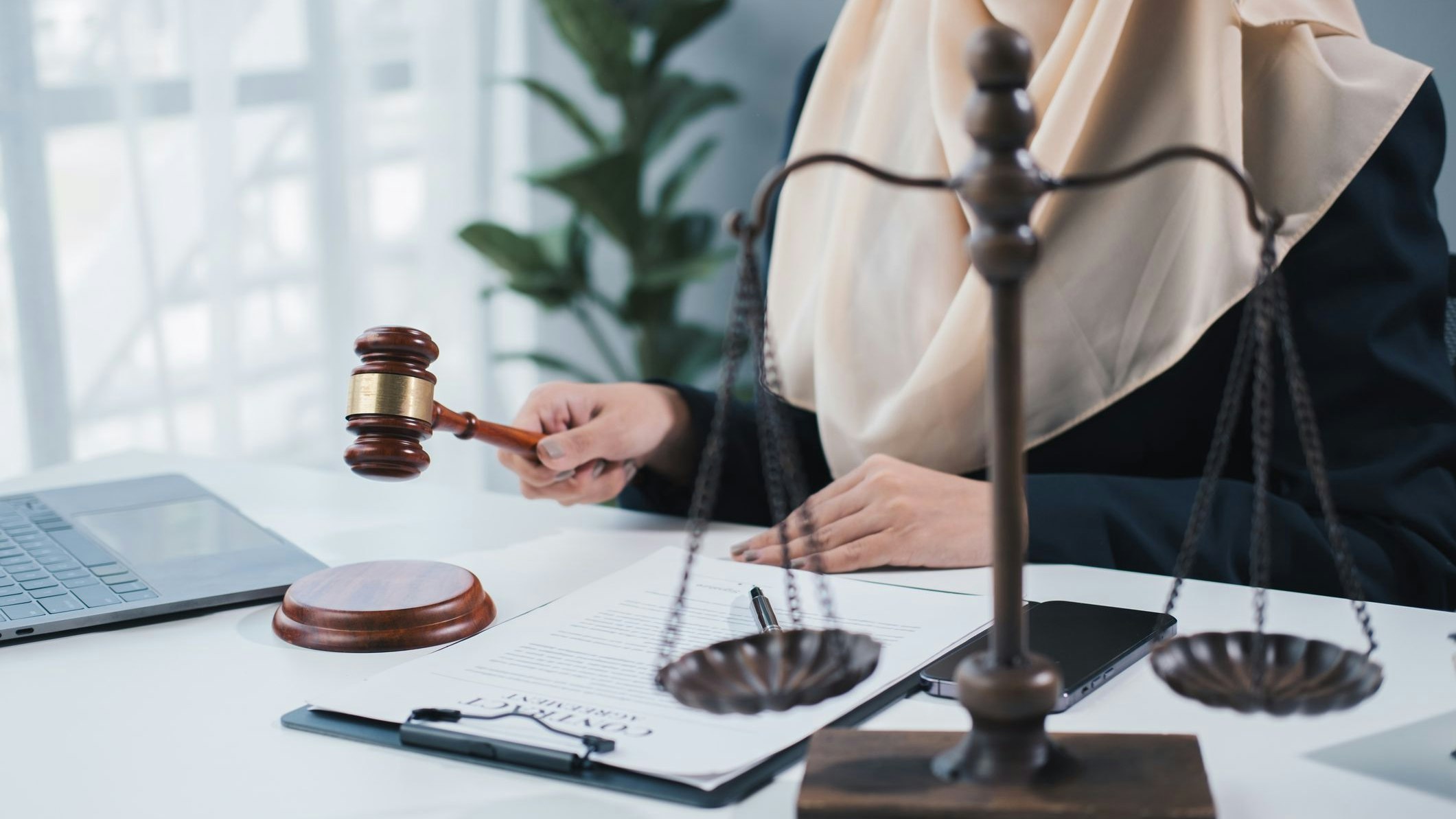 Heute.at - Juristin mit Kopftuch darf keine Richterin werden