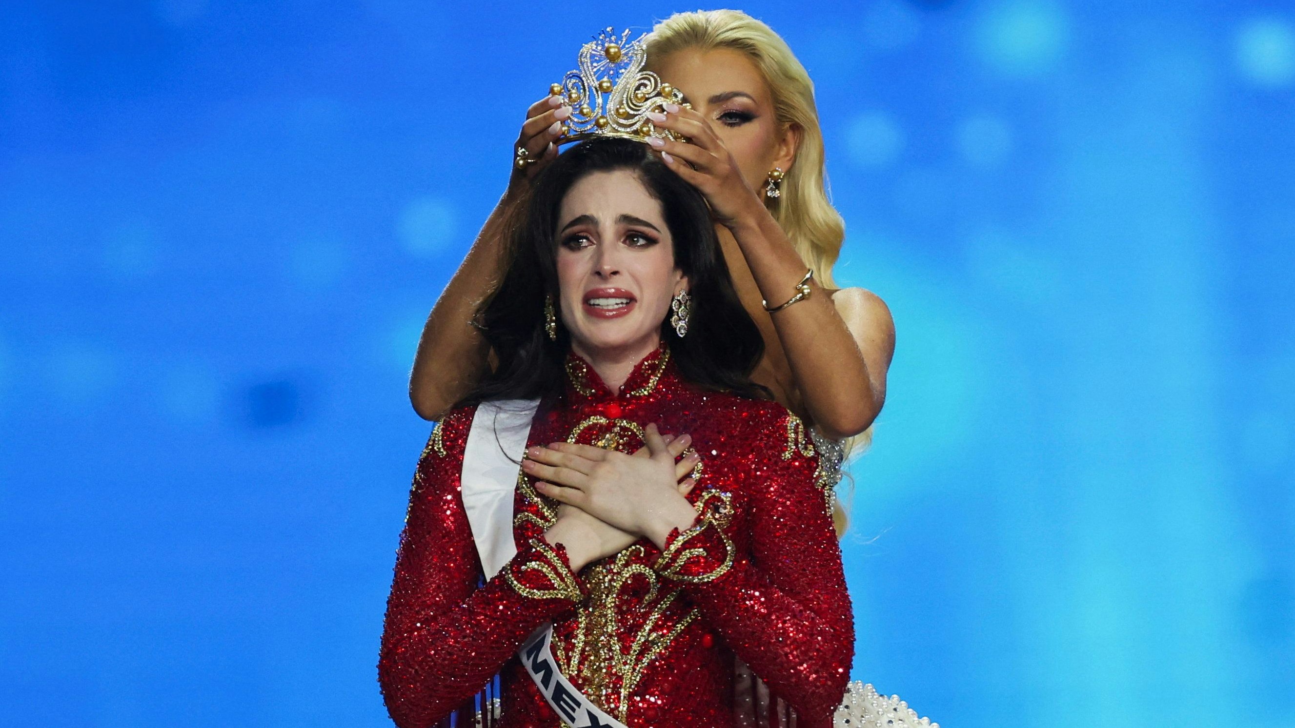 Heute.at - Titel gekauft? Mega-Skandal um schönste Frau der Welt