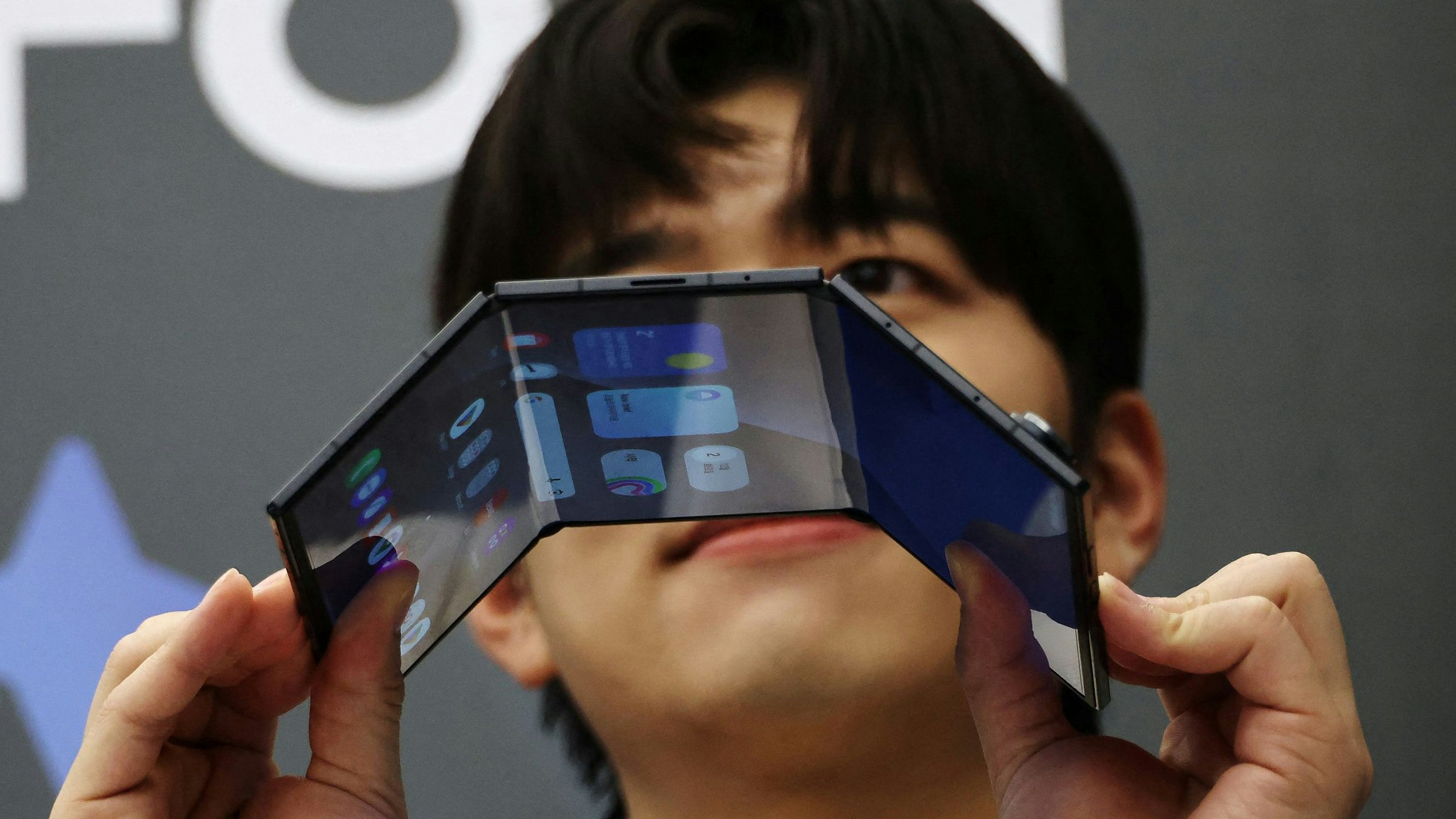 Heute.at - Doppelt faltbar! Samsungs TriFold wird zu 10-Zoll-Riese