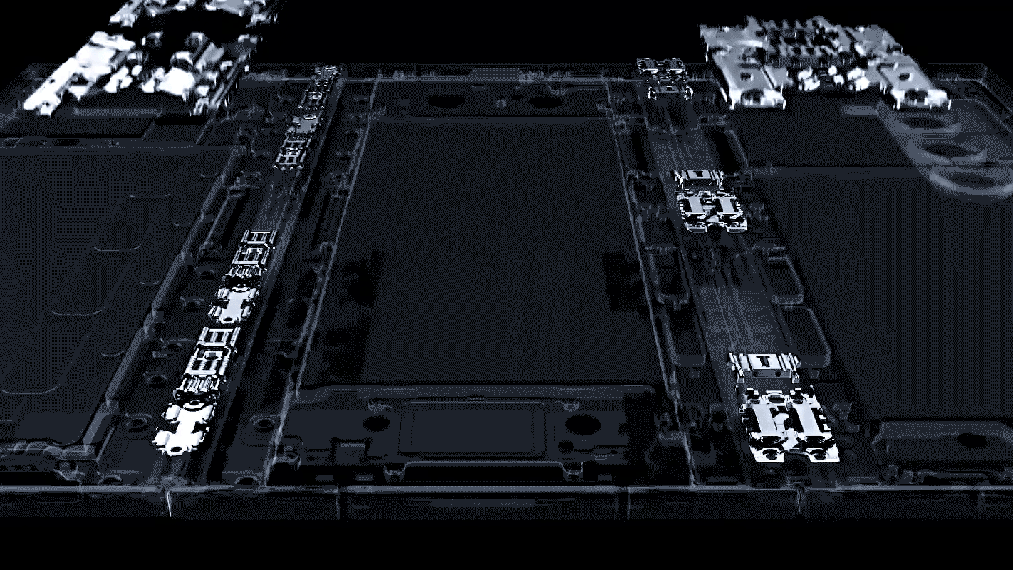 Außen greift Samsung auf ein Rahmenmaterial zurück, das aus einer neuen Aluminiumlegierung und Titan-Elementen besteht, um das fragilere Konzept zu stabilisieren.