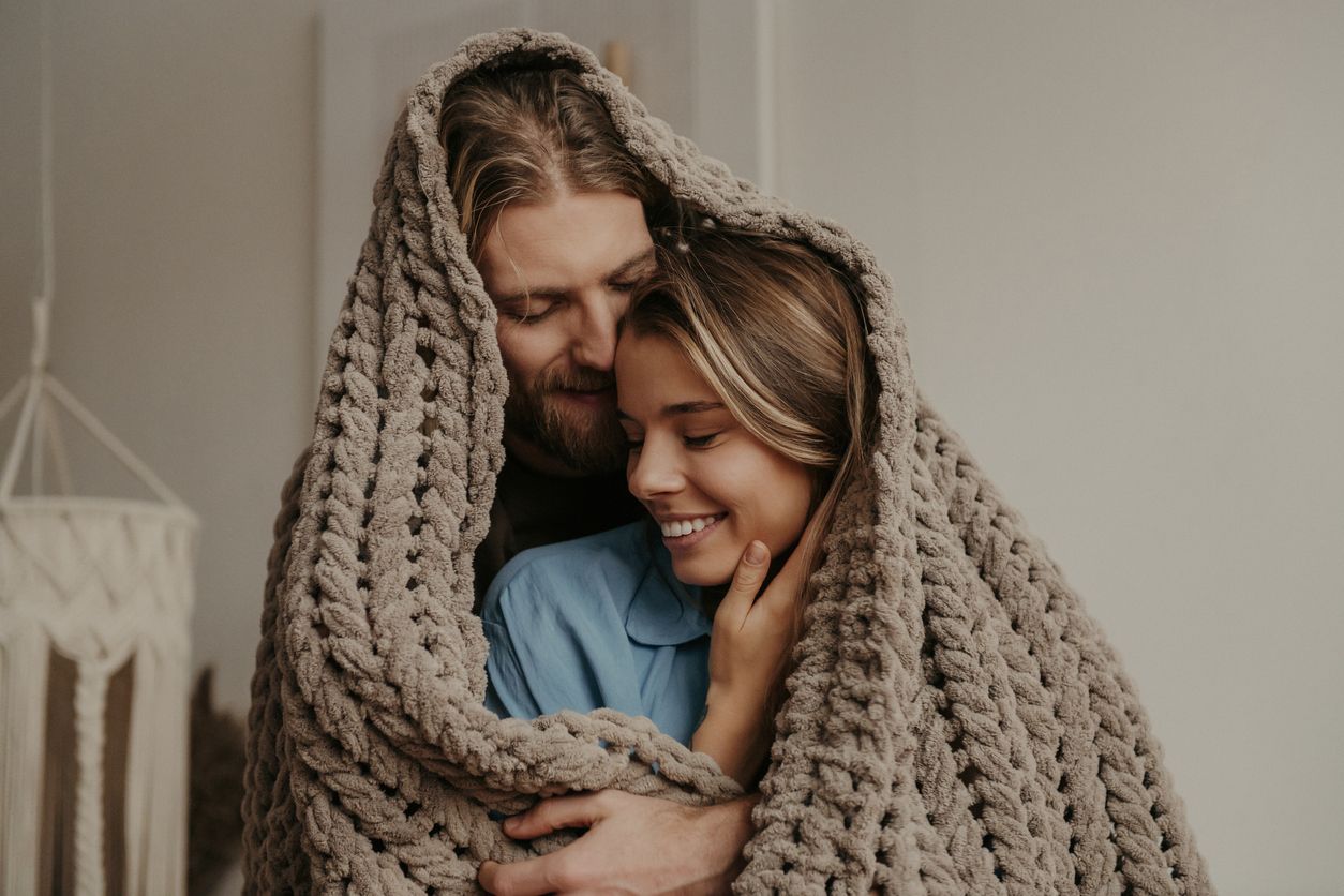 Heute.at - Festliche Fesseln: So ketten sich Singles aneinander