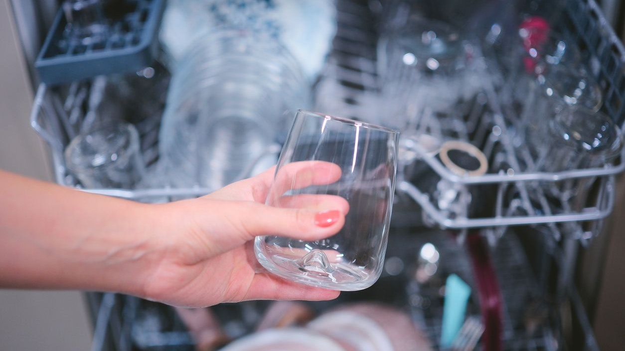 Heute.at - 3 Gründe: Darum werden Gläser im Geschirrspüler milchig