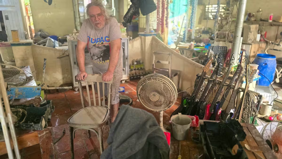 Heute.at - Wir schwammen ums Leben – Flut zerstört Existenzen