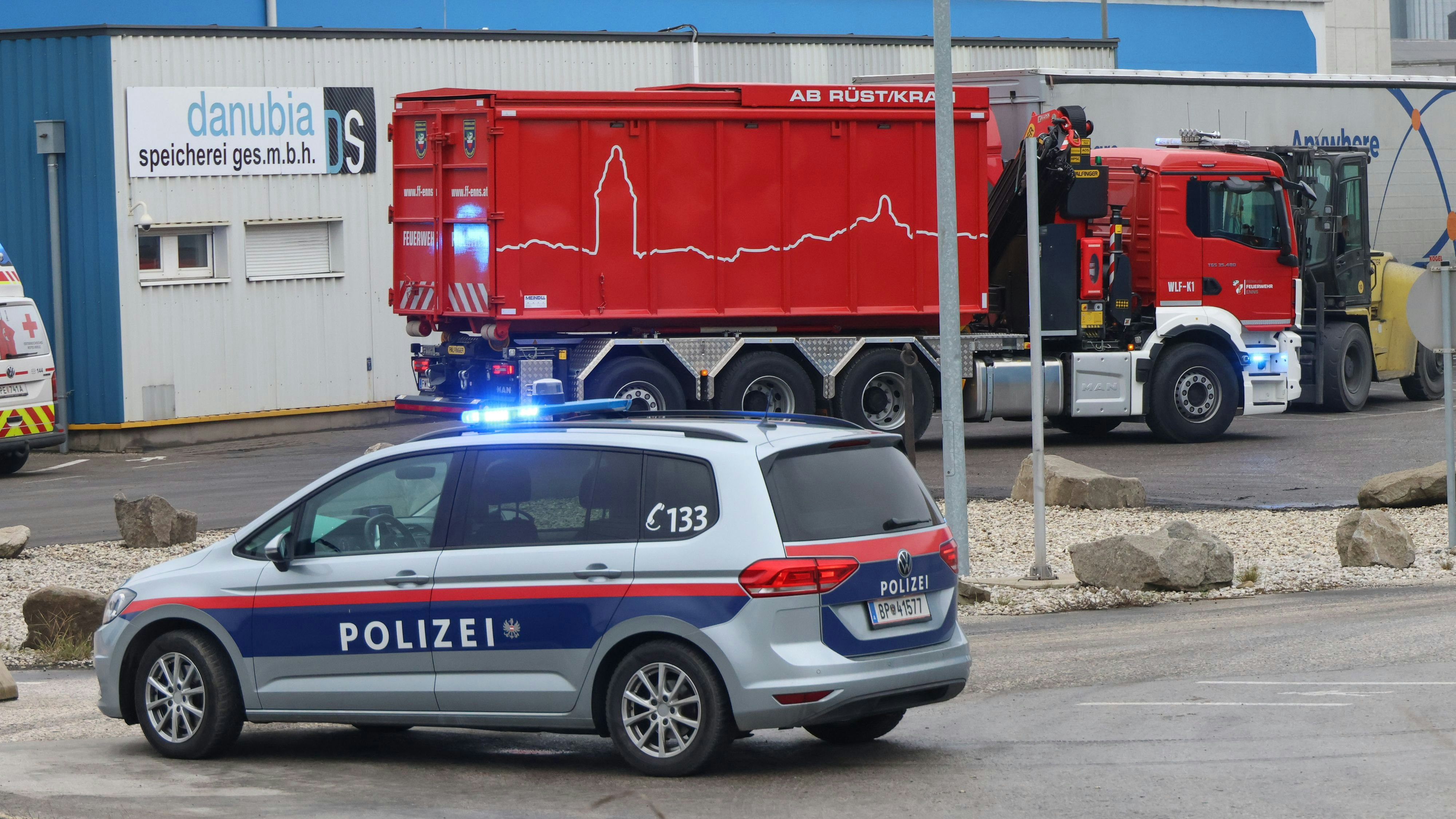 Heute.at - Arbeiter eingeklemmt – Retter können nichts mehr tun