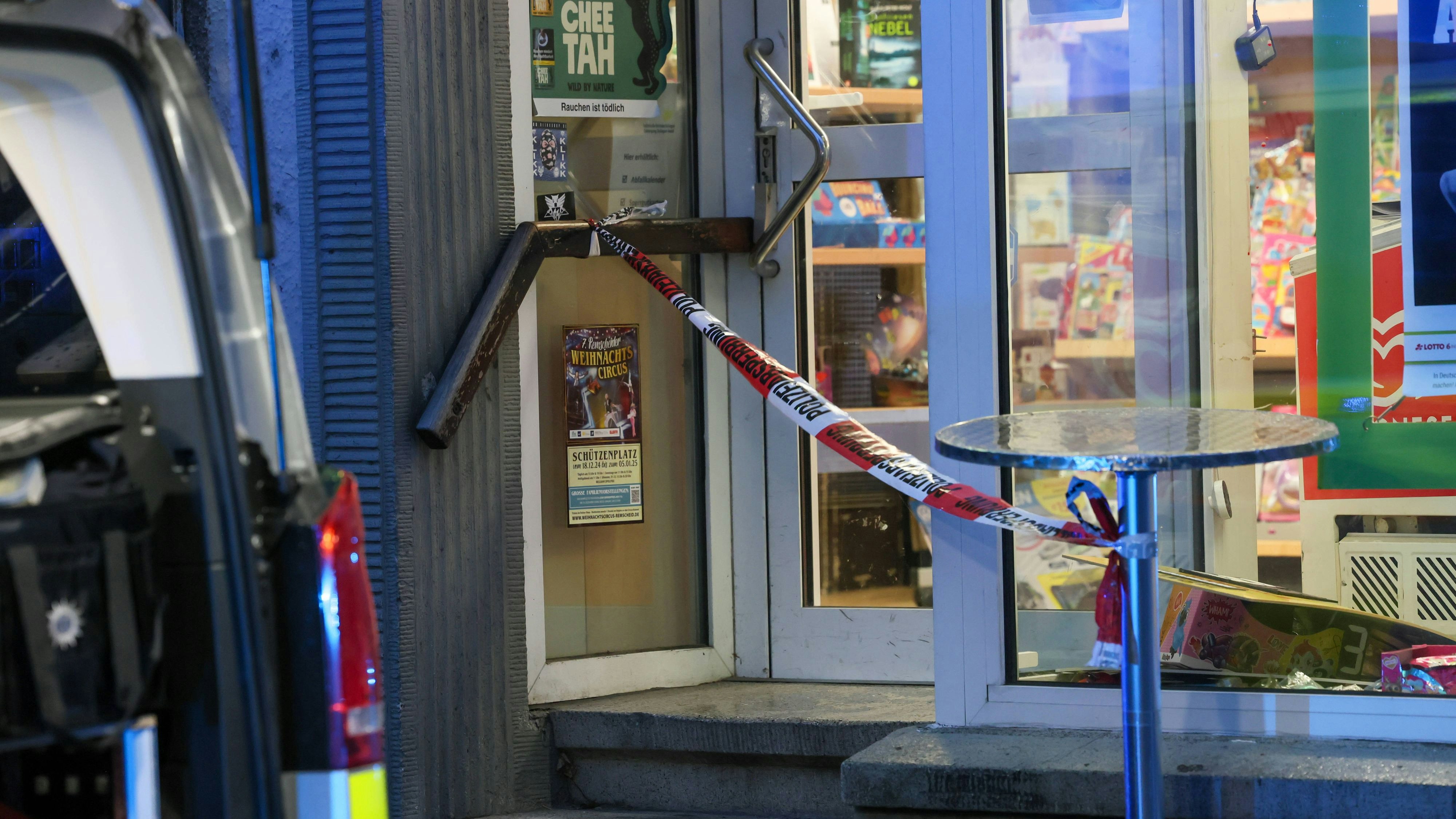 Heute.at - Buben (13) hacken Kiosk-Besitzer Daumen mit Machete ab