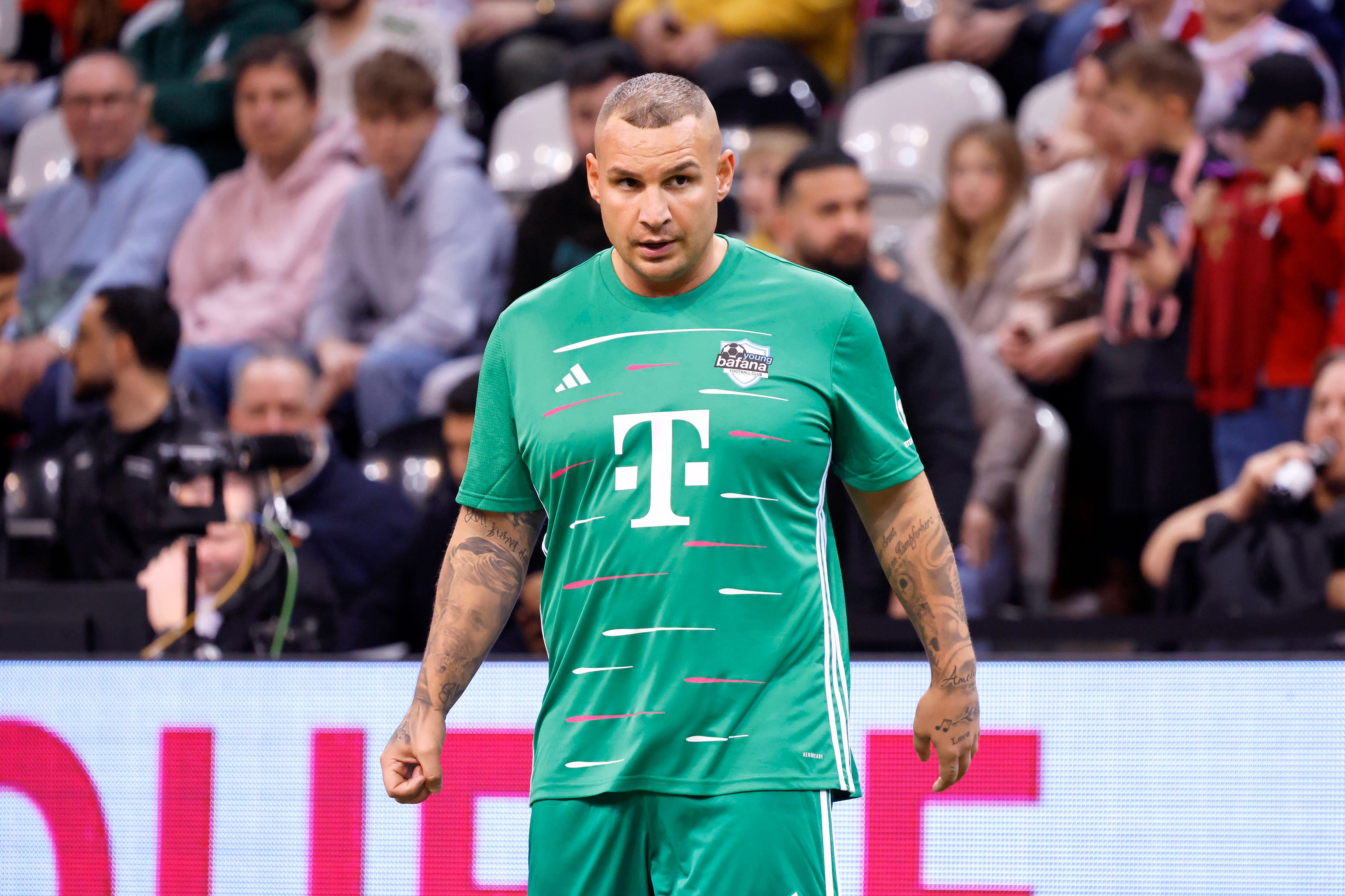 Pietro Lombardi sieht ein wenig verändert aus.