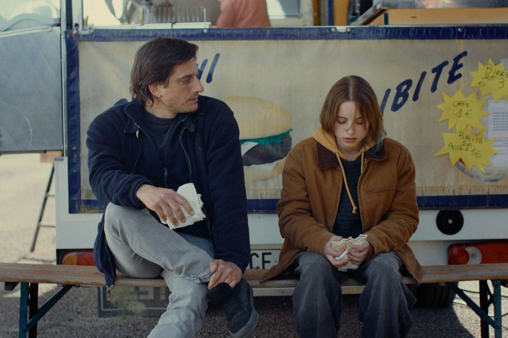 Keine leichte Kost: Leo (Juli Grabenhenrich, r.) und ihr Vater Paolo (Luca Marinelli) in "Paternal Leave"