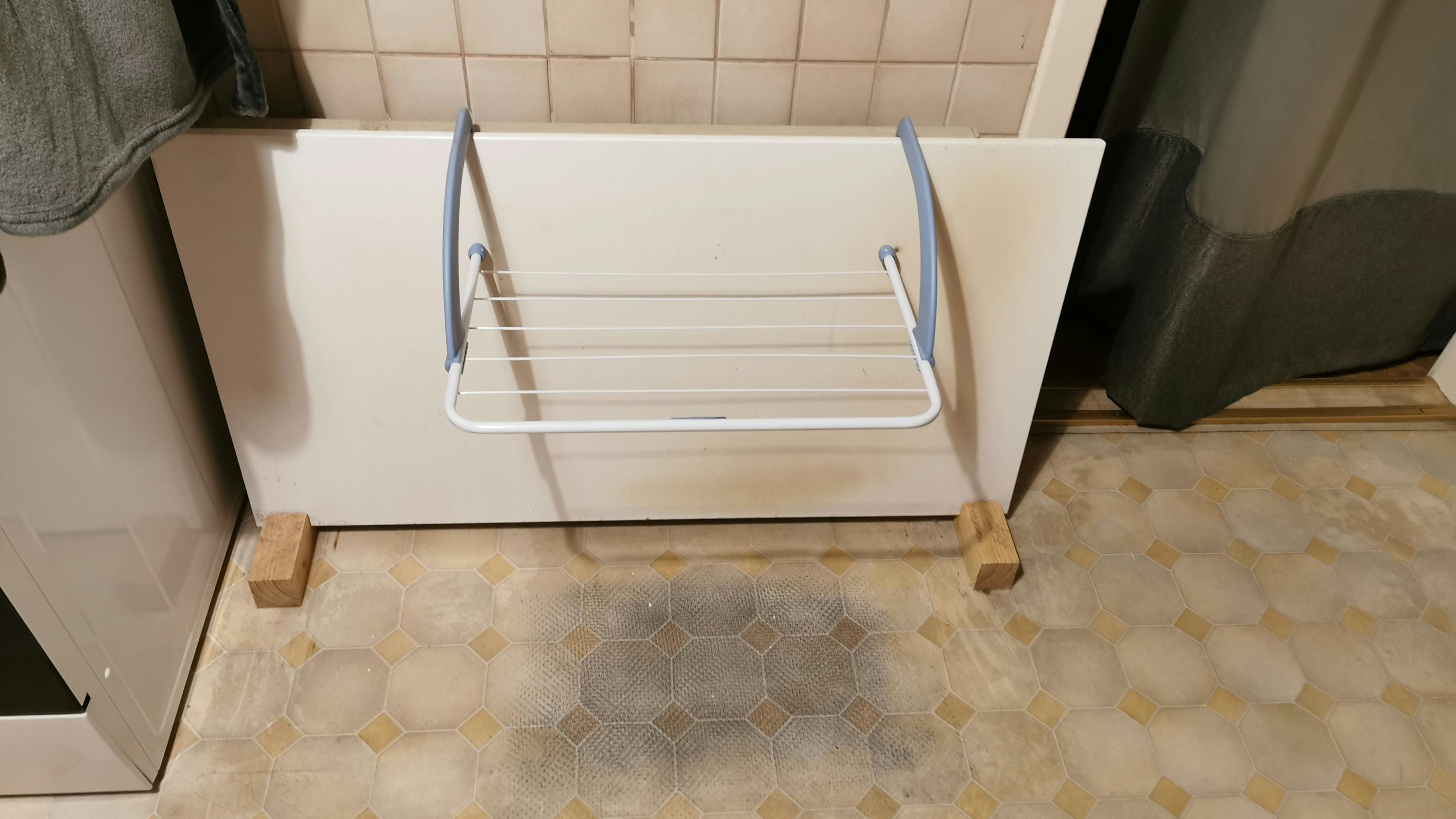 Karl heizt mit Infrarot-Paneelen.