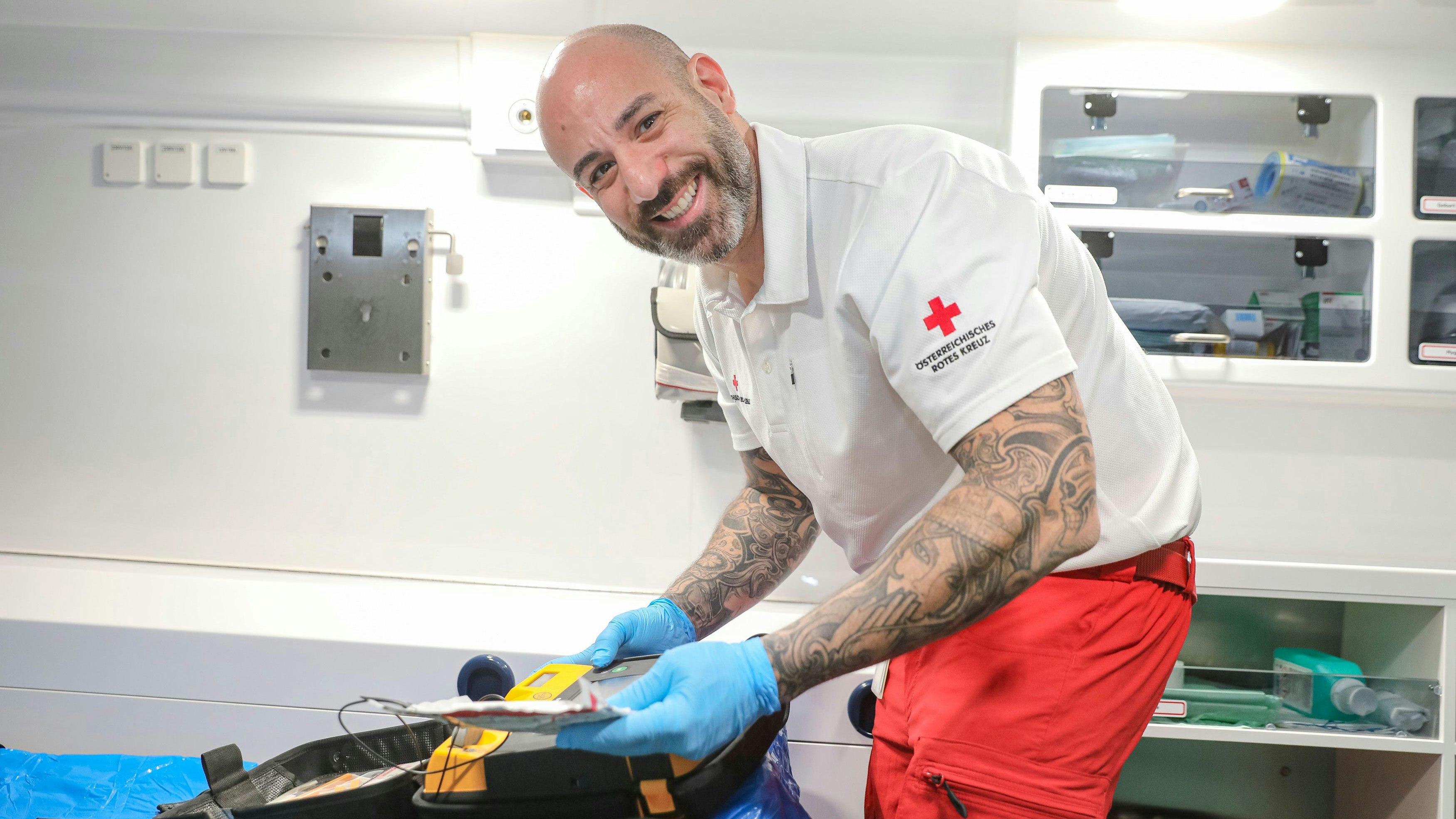 Der Wiener möchte Menschen helfen und mit seiner Tätigkeit der Gesellschaft etwas zurückgeben.