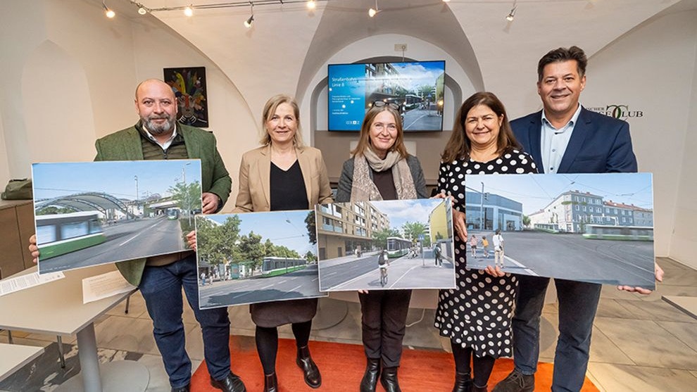 Stellen die Weichen für die Linie 8: Elke Kahr (M.), Judith Schwentner (2. v. l.), Doris Kampus (2. v. r.), Bertram Werle (r.) und Mark Perz (l.)