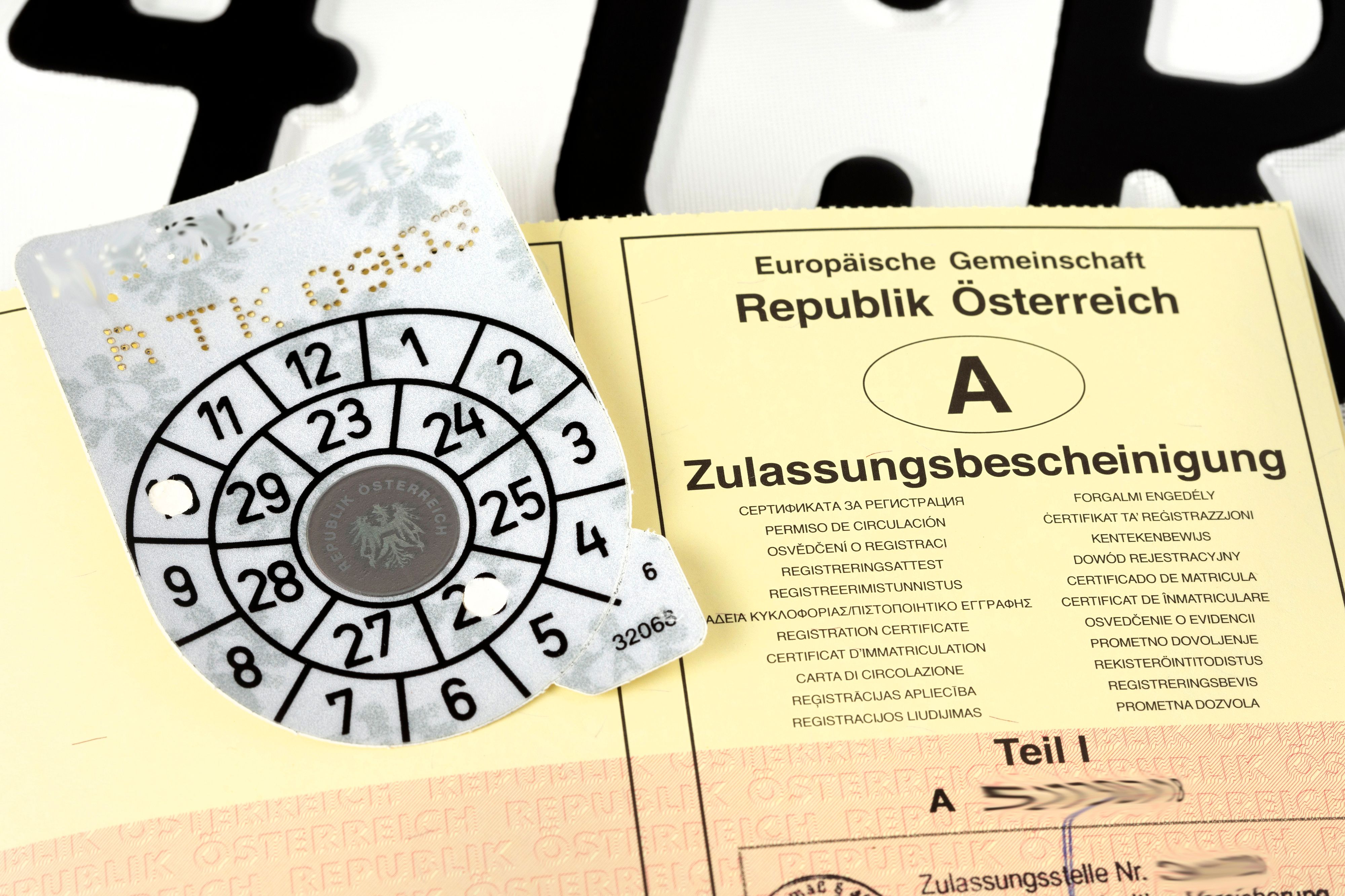 KFZ Begutachtungsplakette und Zulassungsbescheinigung. Hier ändert sich einiges.