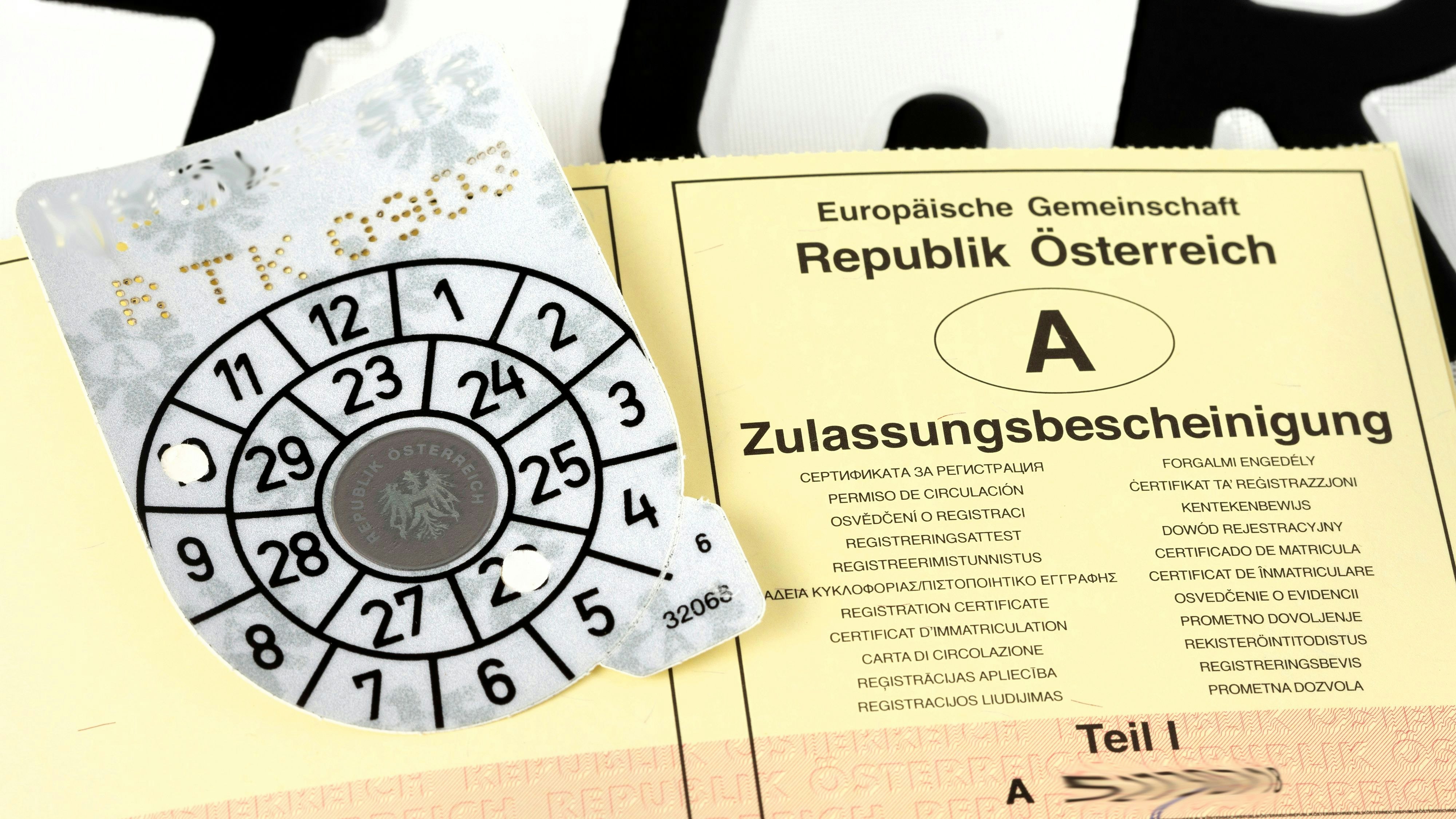 KFZ Begutachtungsplakette und Zulassungsbescheinigung. Hier ändert sich einiges.