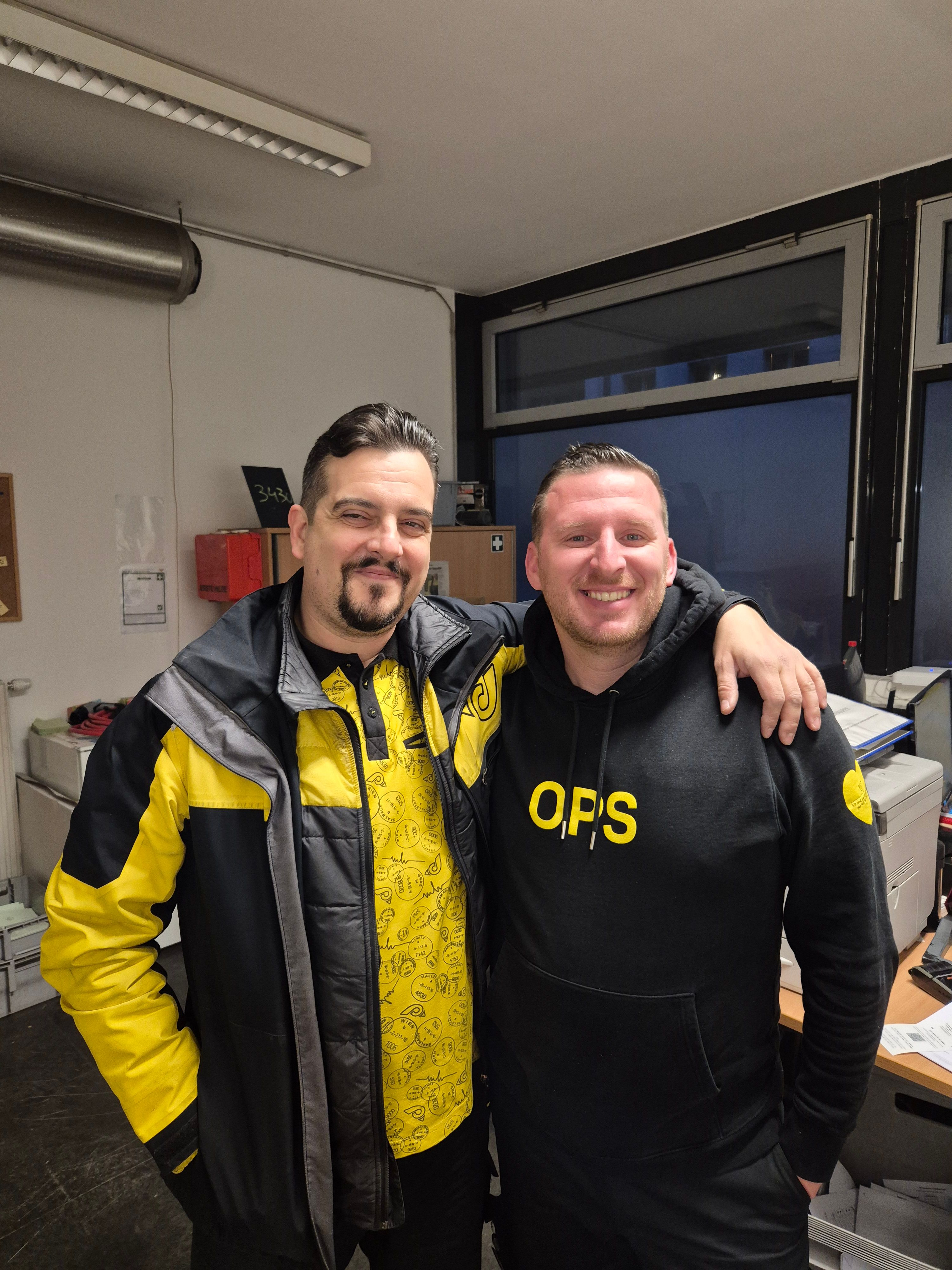 Thomas E. und Patrick O. aus der Post-Zustellbasis in Favoriten halfen der verzweifelten Kundin.